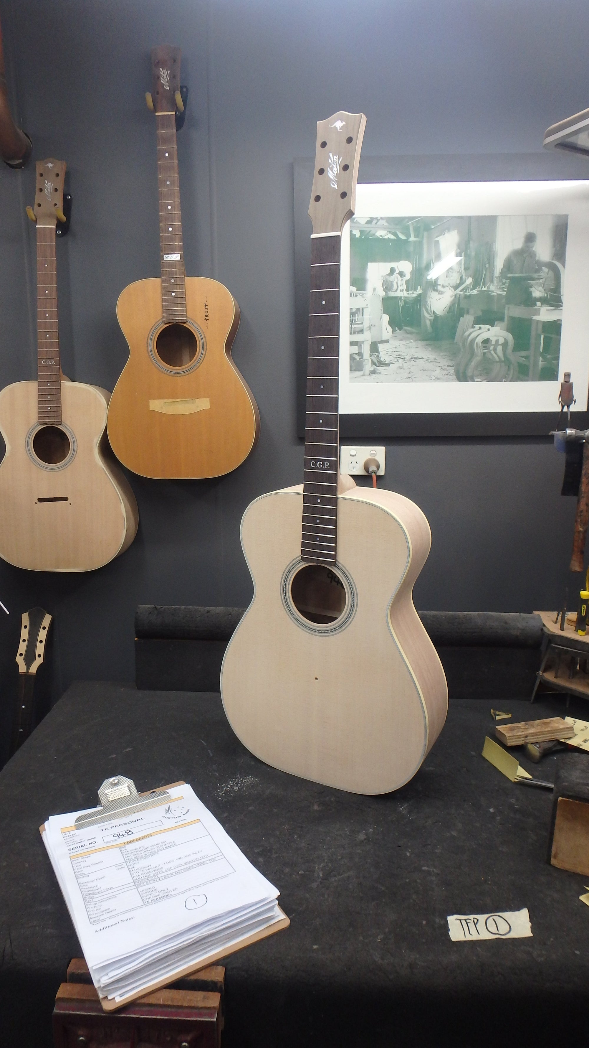 Maton T.E Personal Guitar Sitka Spruce and AAA"Bees Wings" Queensland Maple ID-11722 - Artisan Guitars