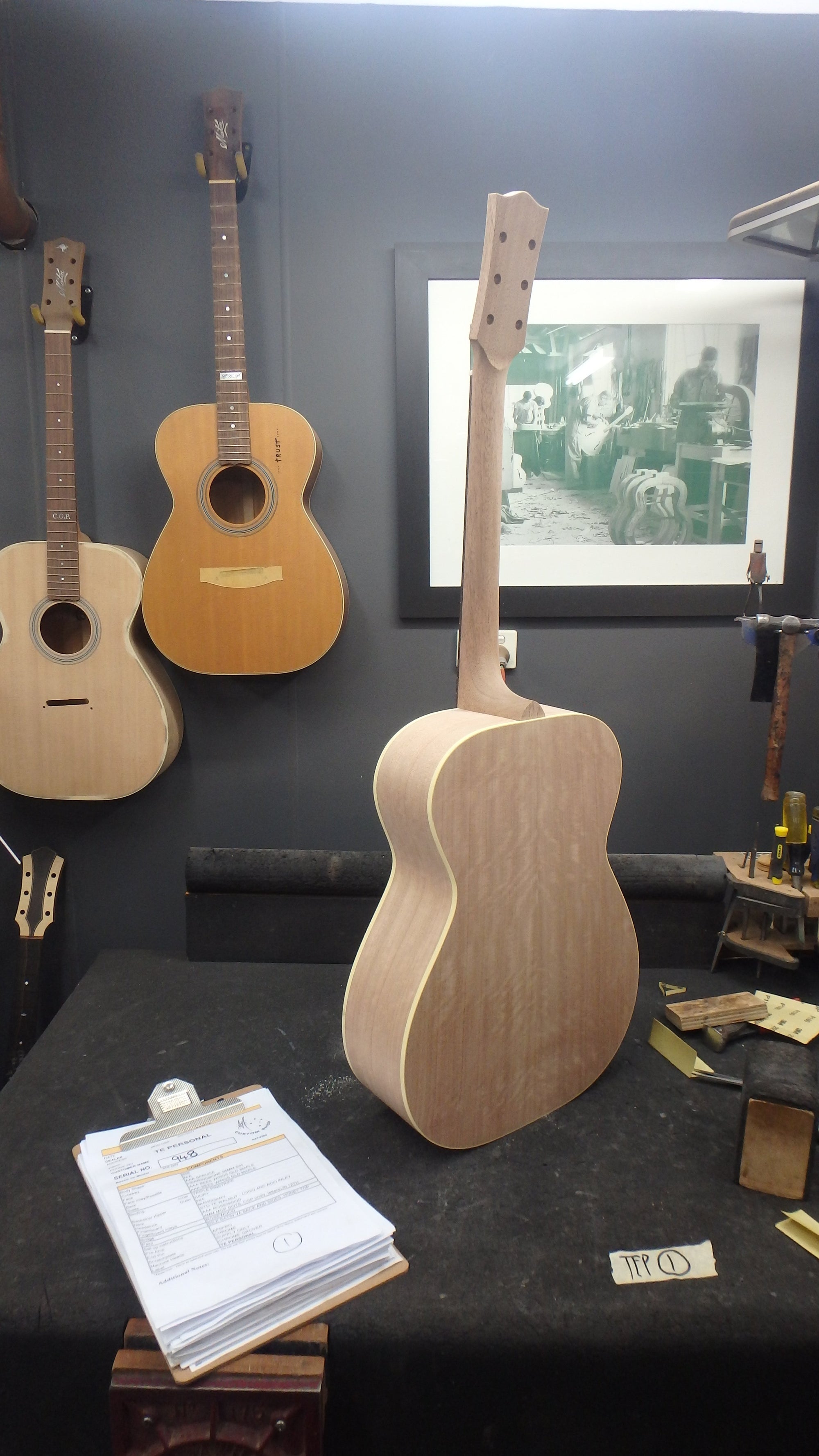 Maton T.E Personal Guitar Sitka Spruce and AAA"Bees Wings" Queensland Maple ID-11722 - Artisan Guitars