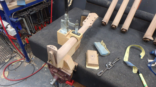 Maton WA May Custom Shop 808 Guitar with Sitka Spruce and Fiddleback Blackwood ID-11723 - Artisan Guitars