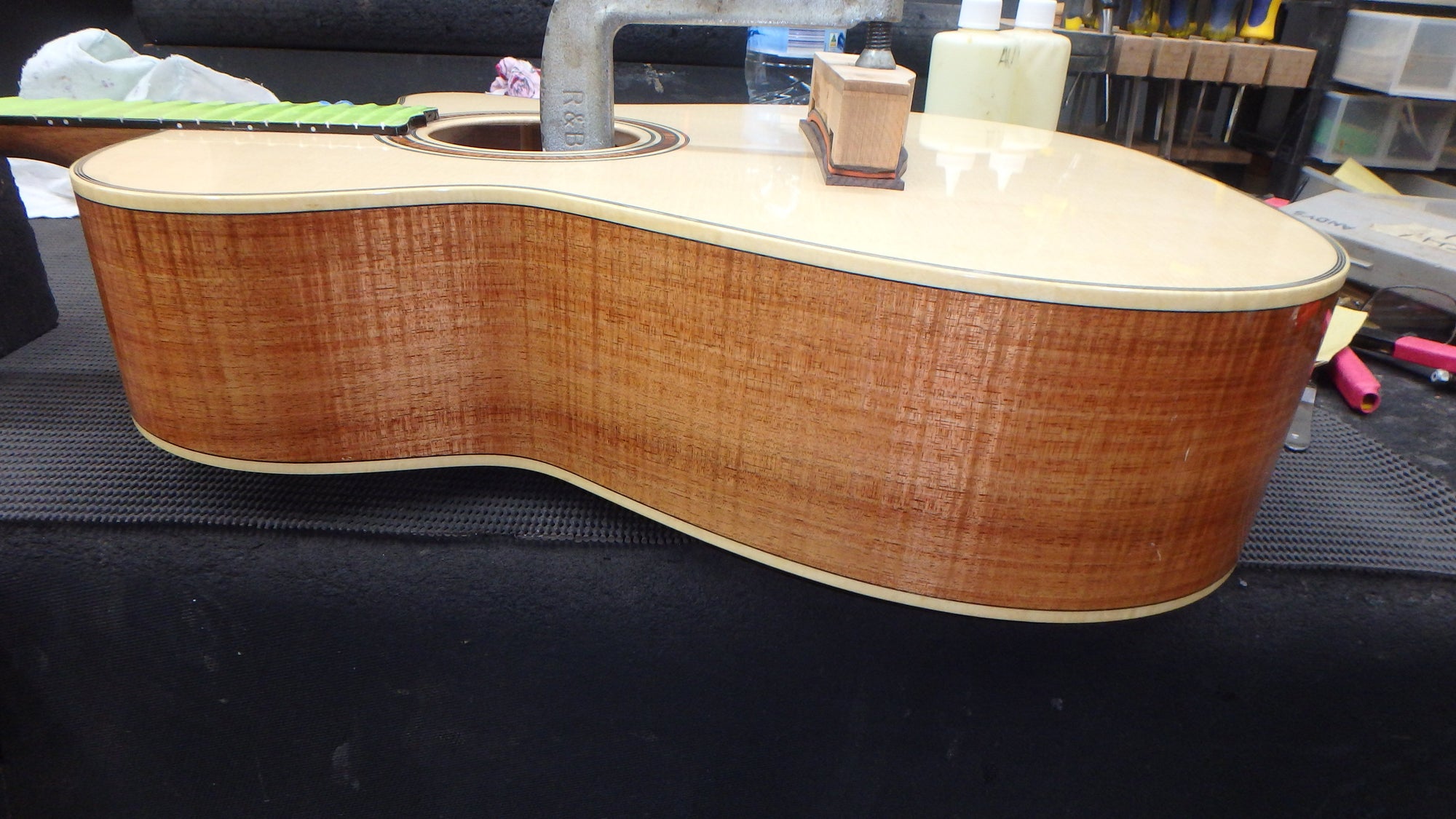 Maton WA May Custom Shop 808 Guitar with Sitka Spruce and Fiddleback Blackwood ID-11723 - Artisan Guitars