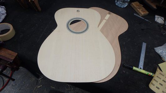 Maton T.E Personal Guitar Sitka Spruce and AAA"Bees Wings" Queensland Maple ID-11826 - Artisan Guitars