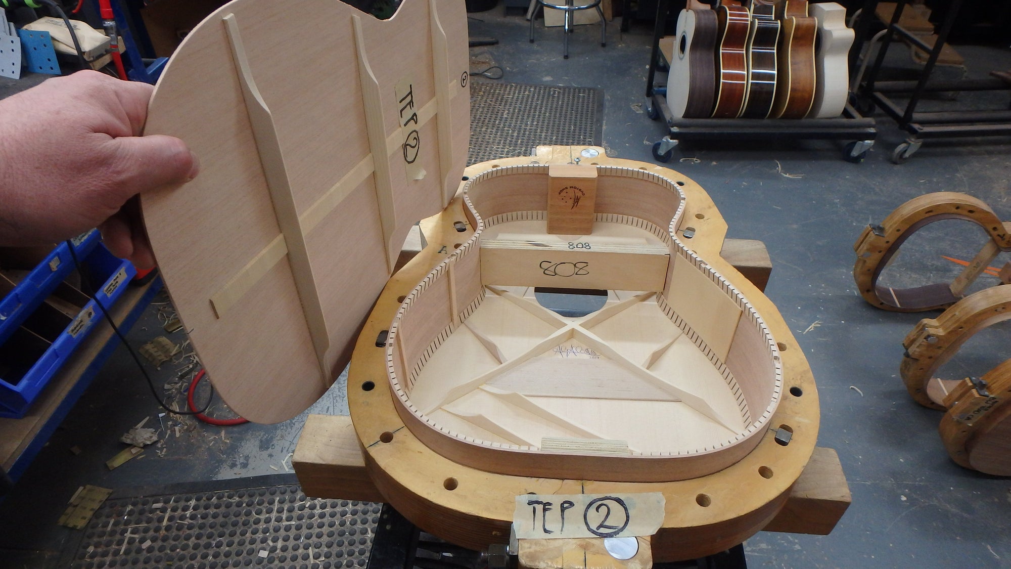 Maton T.E Personal Guitar Sitka Spruce and AAA"Bees Wings" Queensland Maple ID-11826 - Artisan Guitars