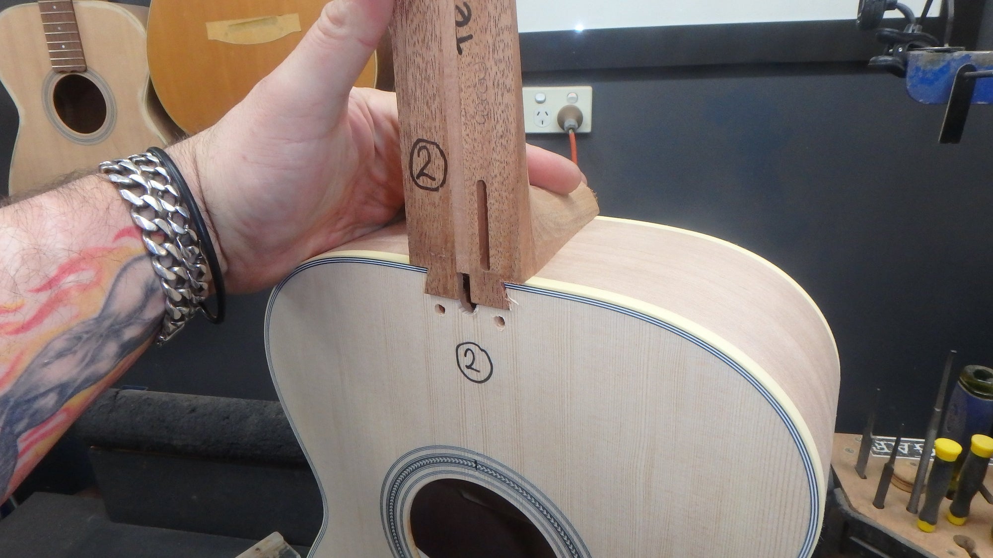 Maton T.E Personal Guitar Sitka Spruce and AAA"Bees Wings" Queensland Maple ID-11826 - Artisan Guitars