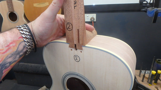 Maton T.E Personal Guitar Sitka Spruce and AAA"Bees Wings" Queensland Maple ID-11826 - Artisan Guitars