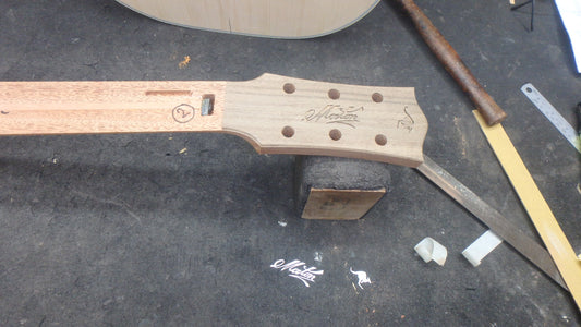 Maton T.E Personal Guitar Sitka Spruce and AAA"Bees Wings" Queensland Maple ID-11826 - Artisan Guitars