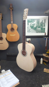 Maton T.E Personal Guitar Sitka Spruce and AAA"Bees Wings" Queensland Maple ID-11826 - Artisan Guitars