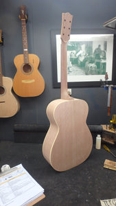 Maton T.E Personal Guitar Sitka Spruce and AAA"Bees Wings" Queensland Maple ID-11826 - Artisan Guitars