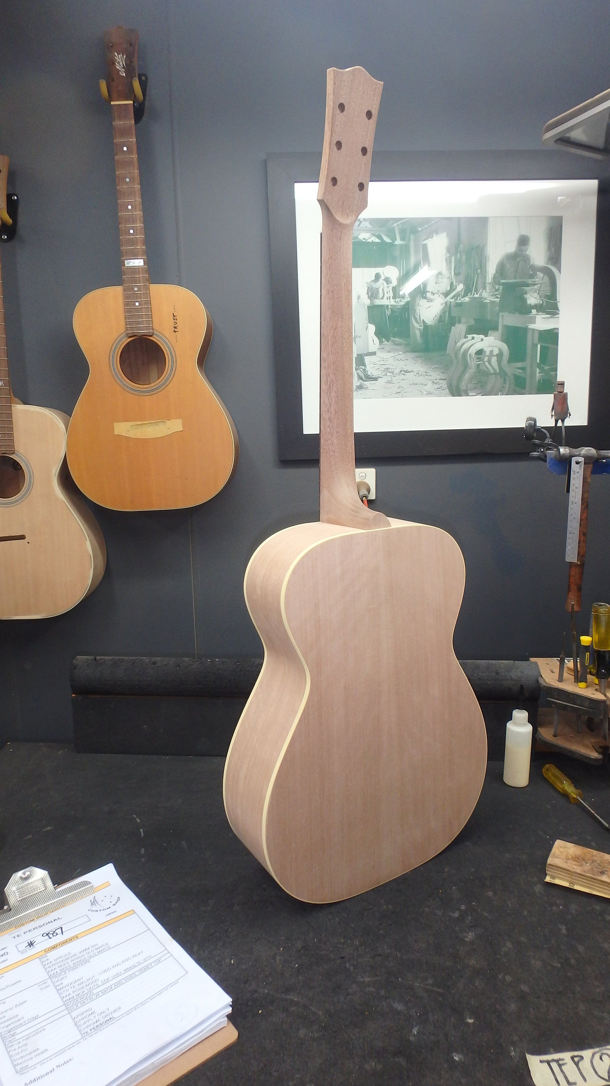 Maton T.E Personal Guitar Sitka Spruce and AAA"Bees Wings" Queensland Maple ID-11826 - Artisan Guitars