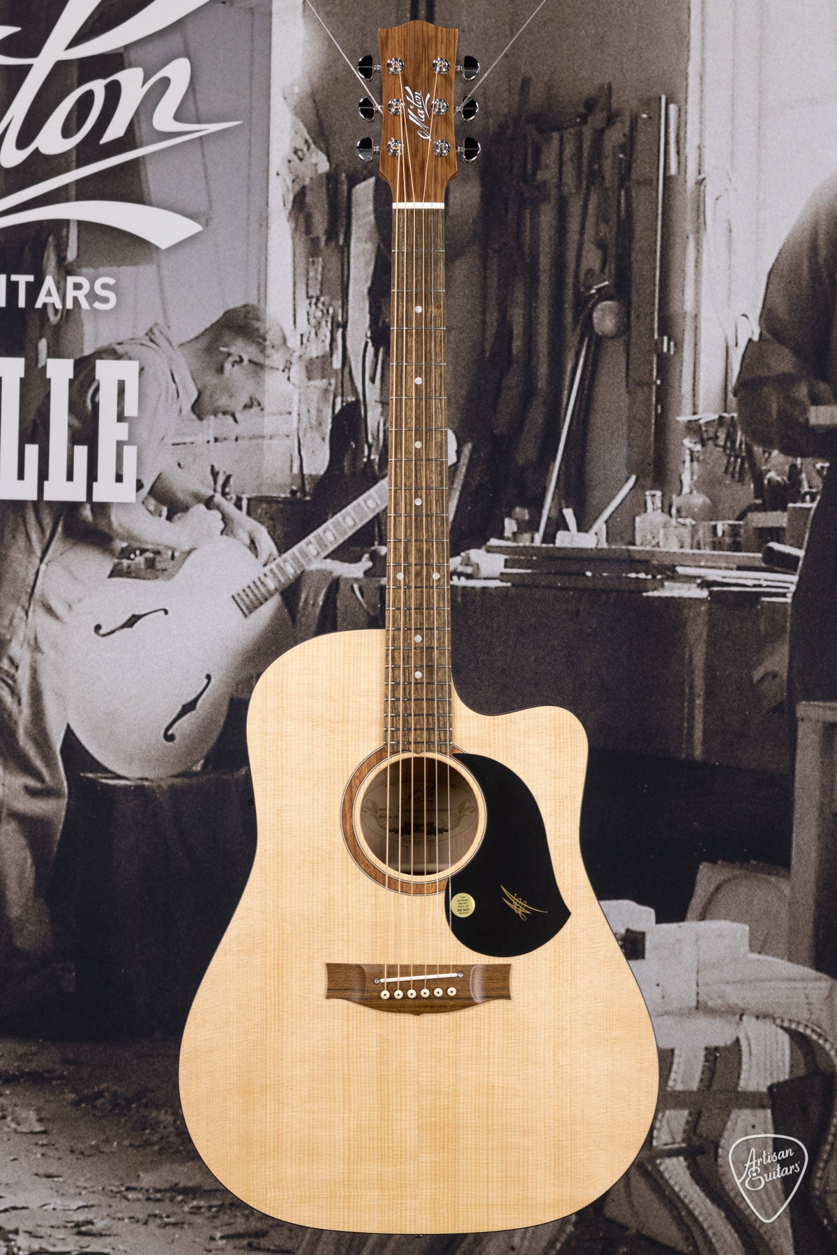 Maton SRS 60C Solid Road Series w/ Sitka & Queensland Maple ID-16114