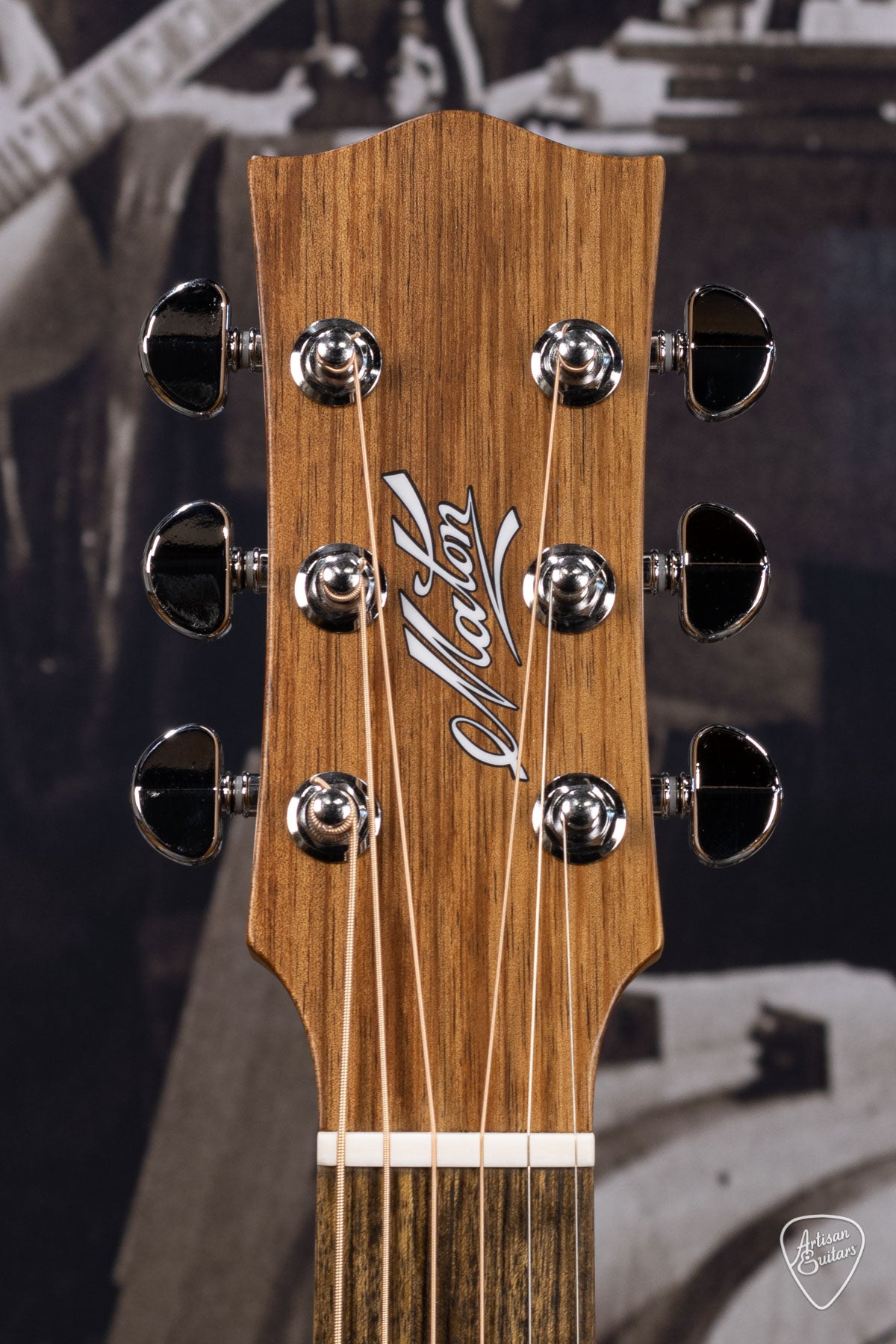 Maton SRS 60C Solid Road Series w/ Sitka & Queensland Maple ID-16114