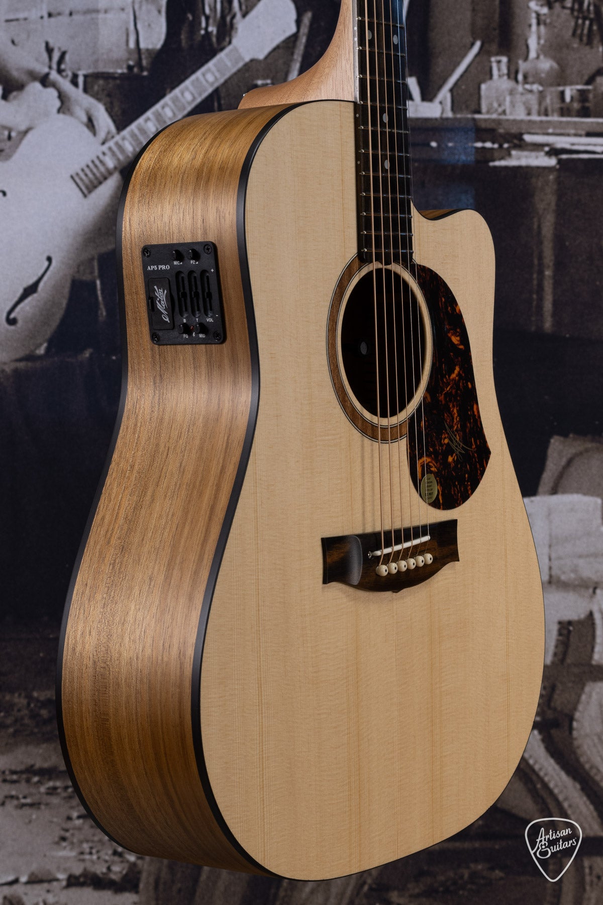 Maton Guitars Solid Road Series SRS-70C Dreadnought - 16212