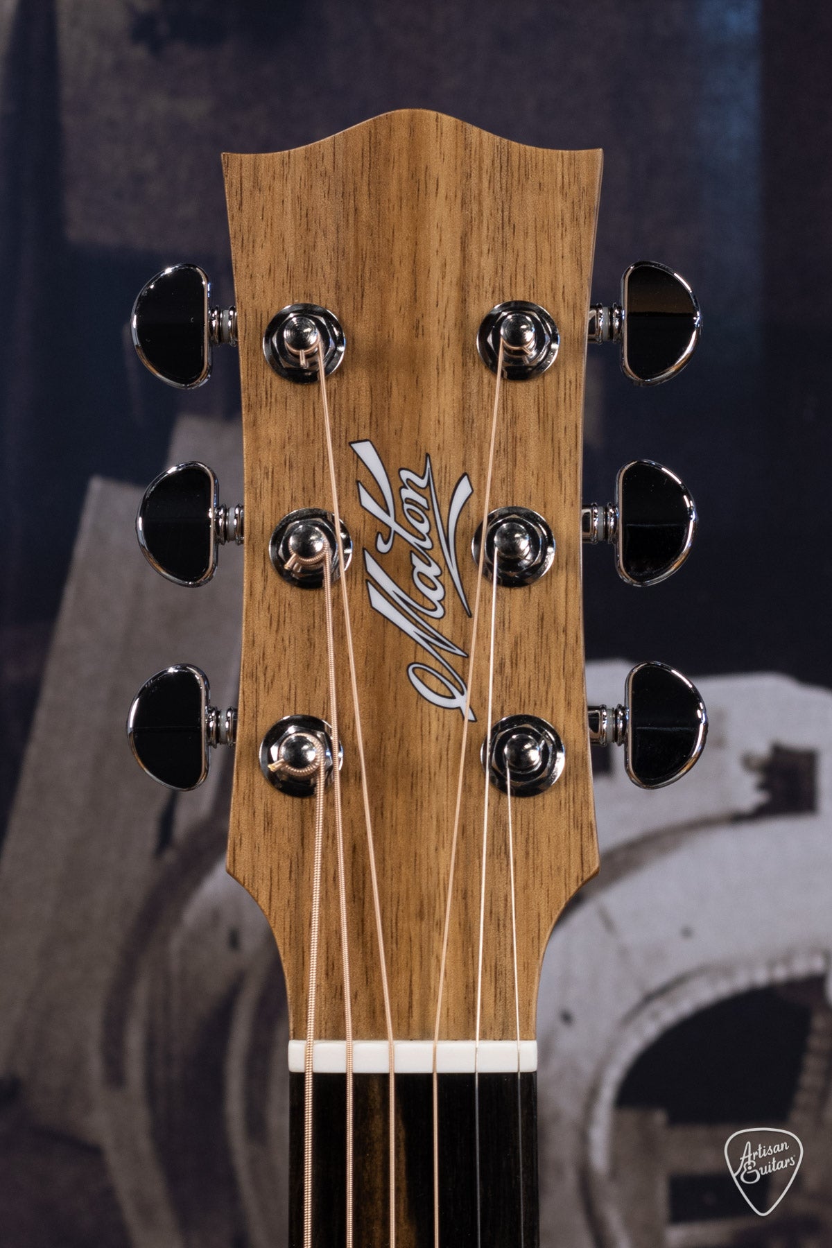 Maton Guitars Solid Road Series SRS-70C Dreadnought - 16212