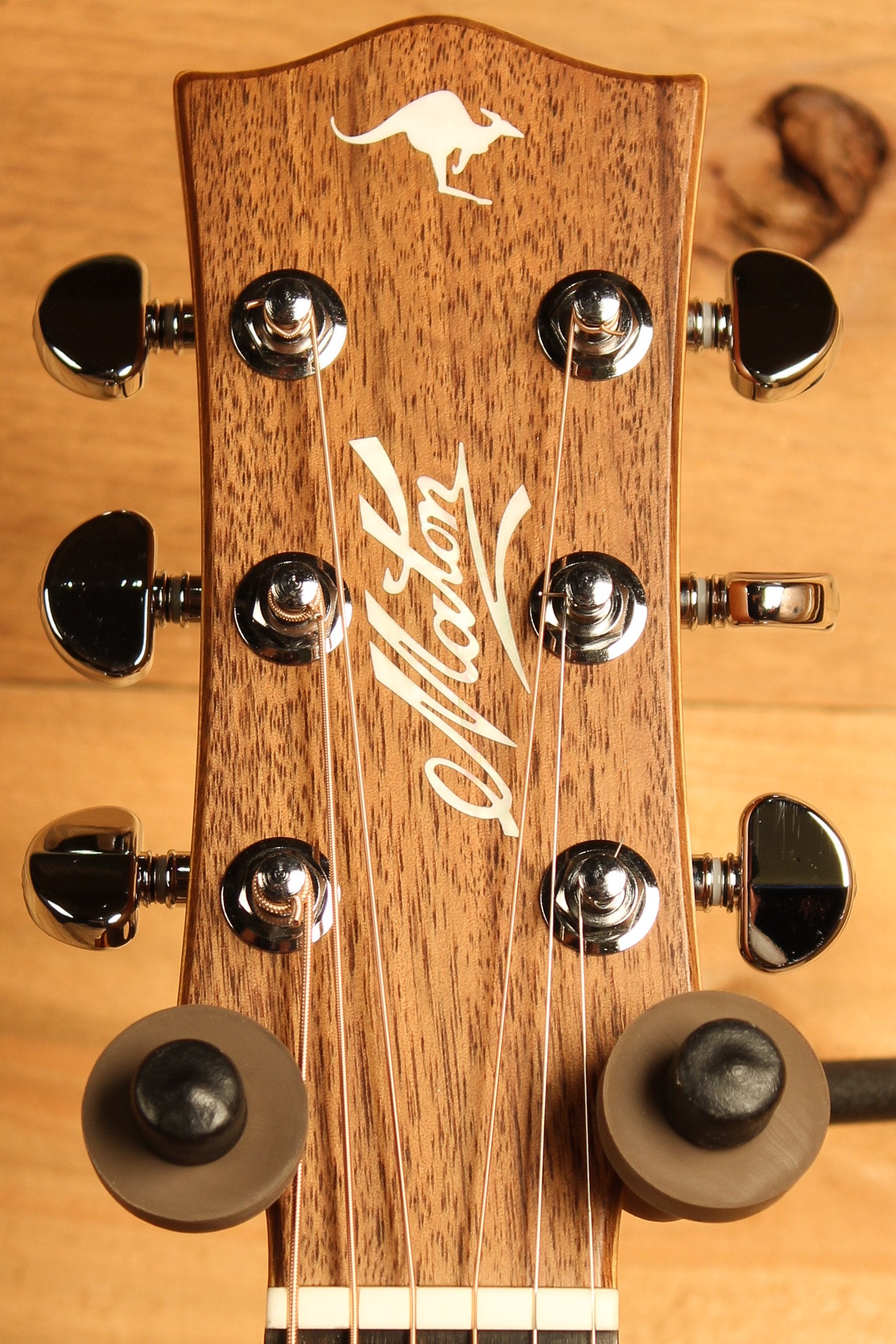 Maton EBG 808 TE Tommy Emmanuel Signature Guitar ID-13455 - Artisan Guitars