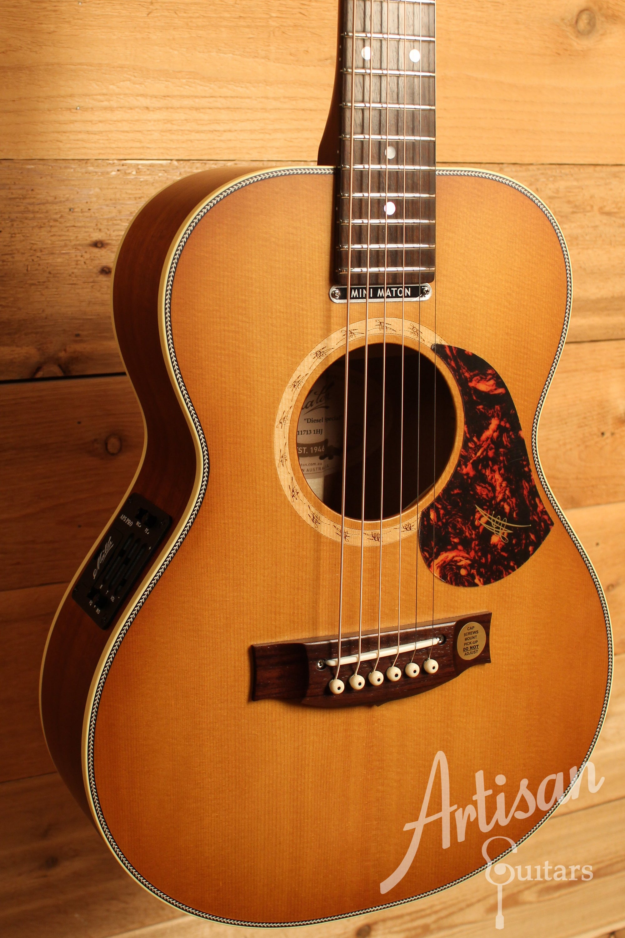 Maton EMD6 Mini Maton Diesel Sitka with Blackwood and Vintage Amber Sunburst ID-12905 - Artisan Guitars
