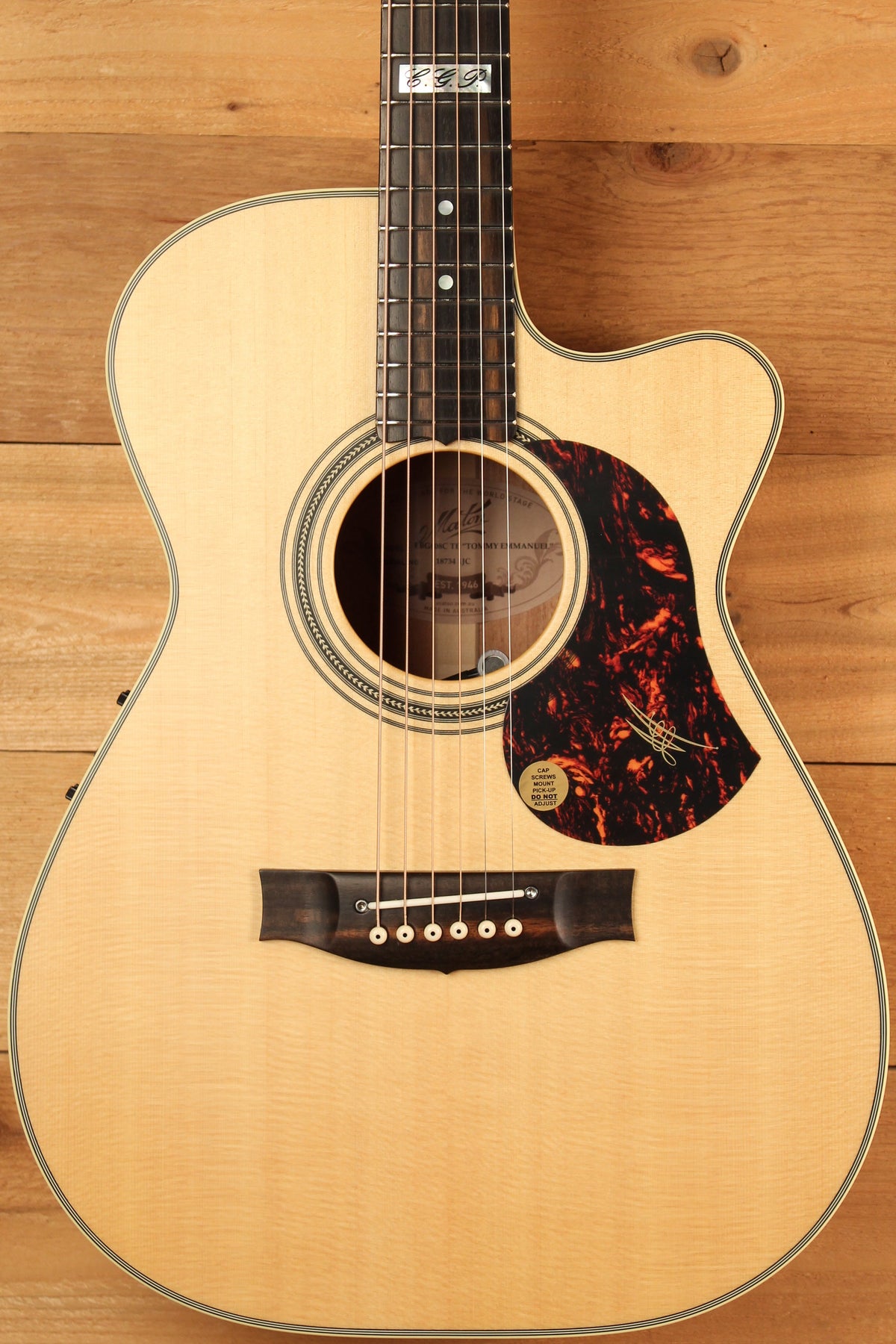 Maton EBG 808C TE Tommy Emmanuel Signature Guitar w/ Cutaway ID-13321 - Artisan Guitars