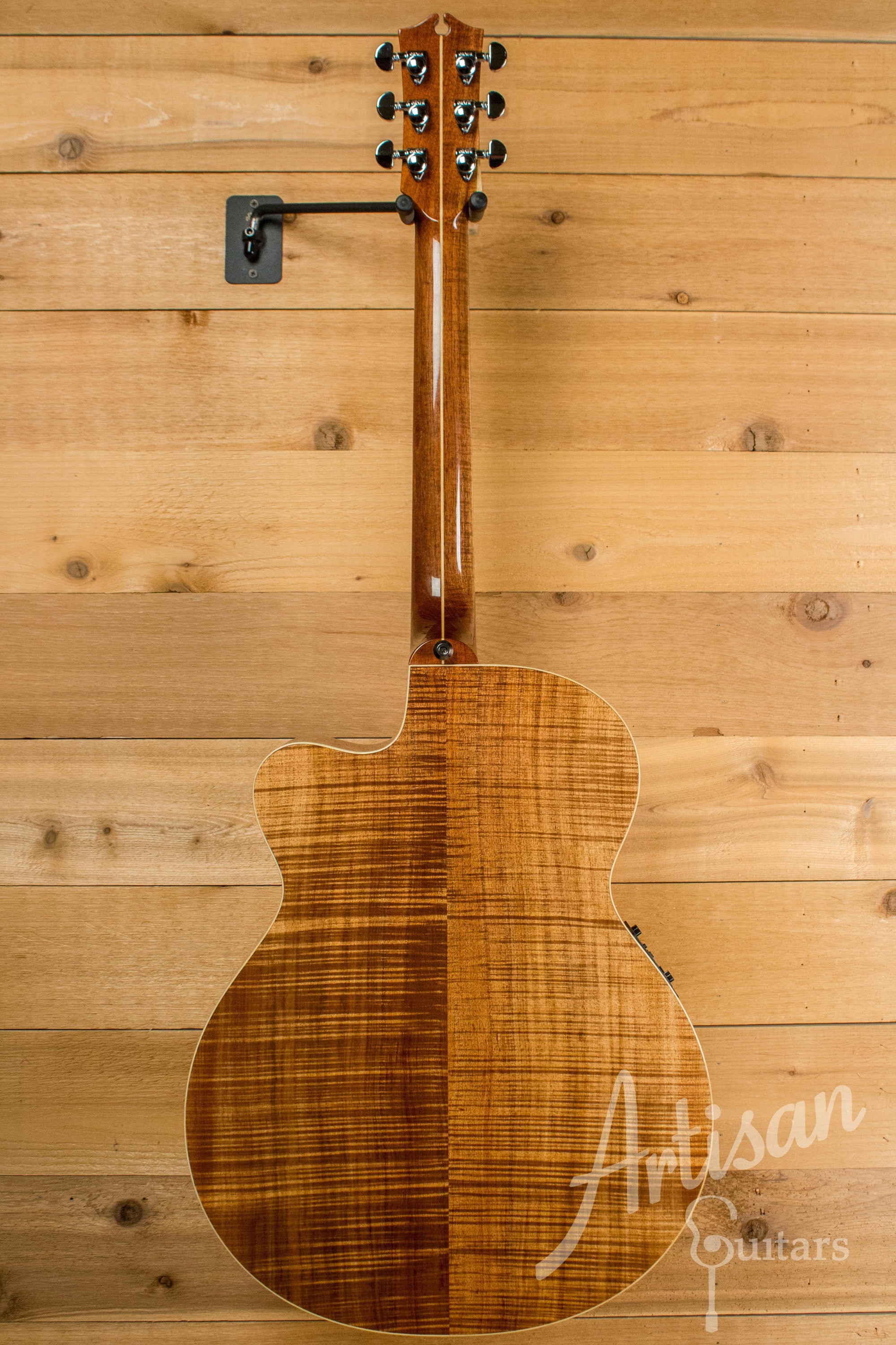 Maton Custom Shop Jumbo Guitar Cutaway with Sitka Spruce and Fiddleback Blackwood ID-11065 - Artisan Guitars