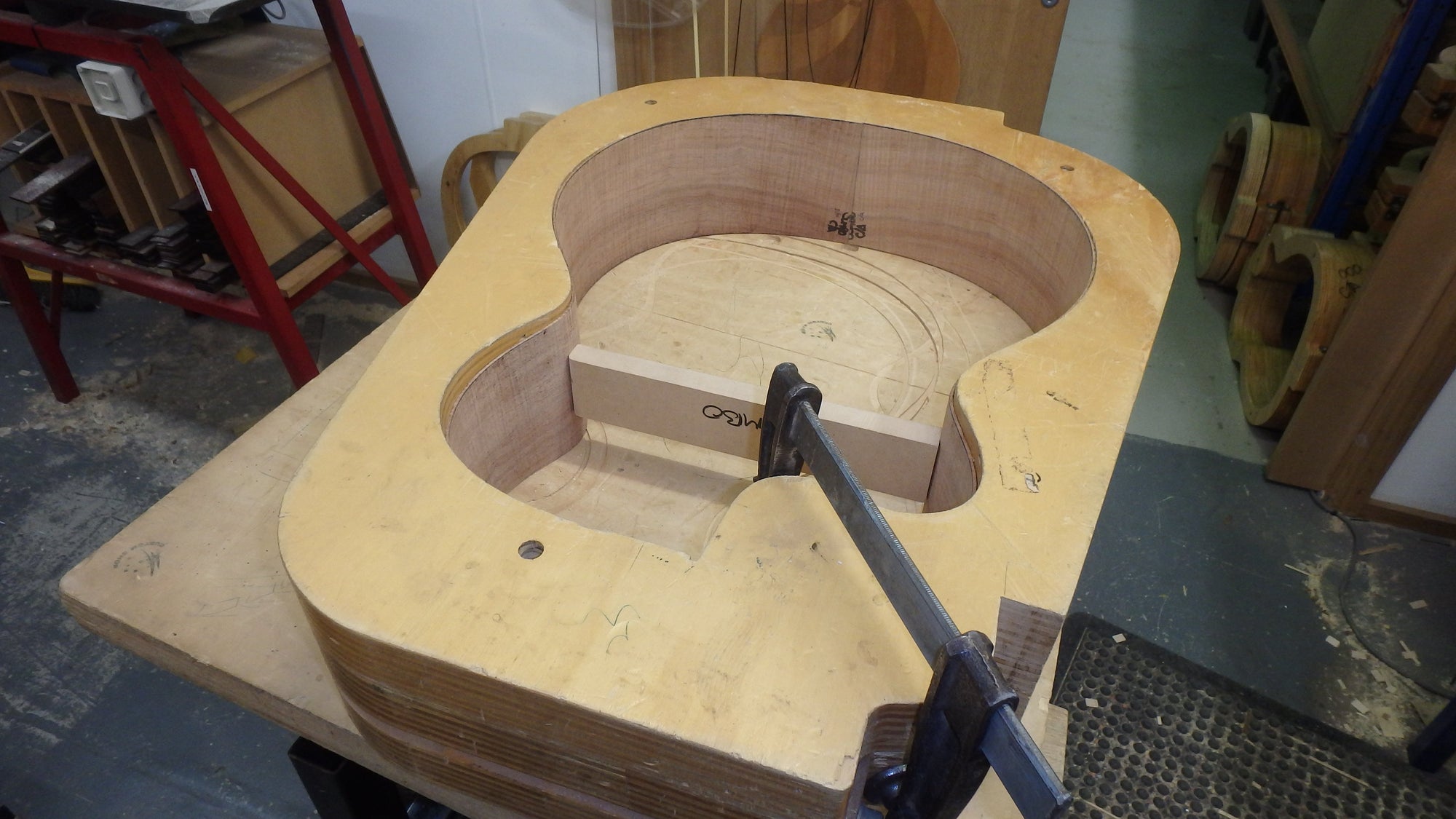 Maton Custom Shop Jumbo Guitar Cutaway with Sitka Spruce and Fiddleback Blackwood ID-11065 - Artisan Guitars