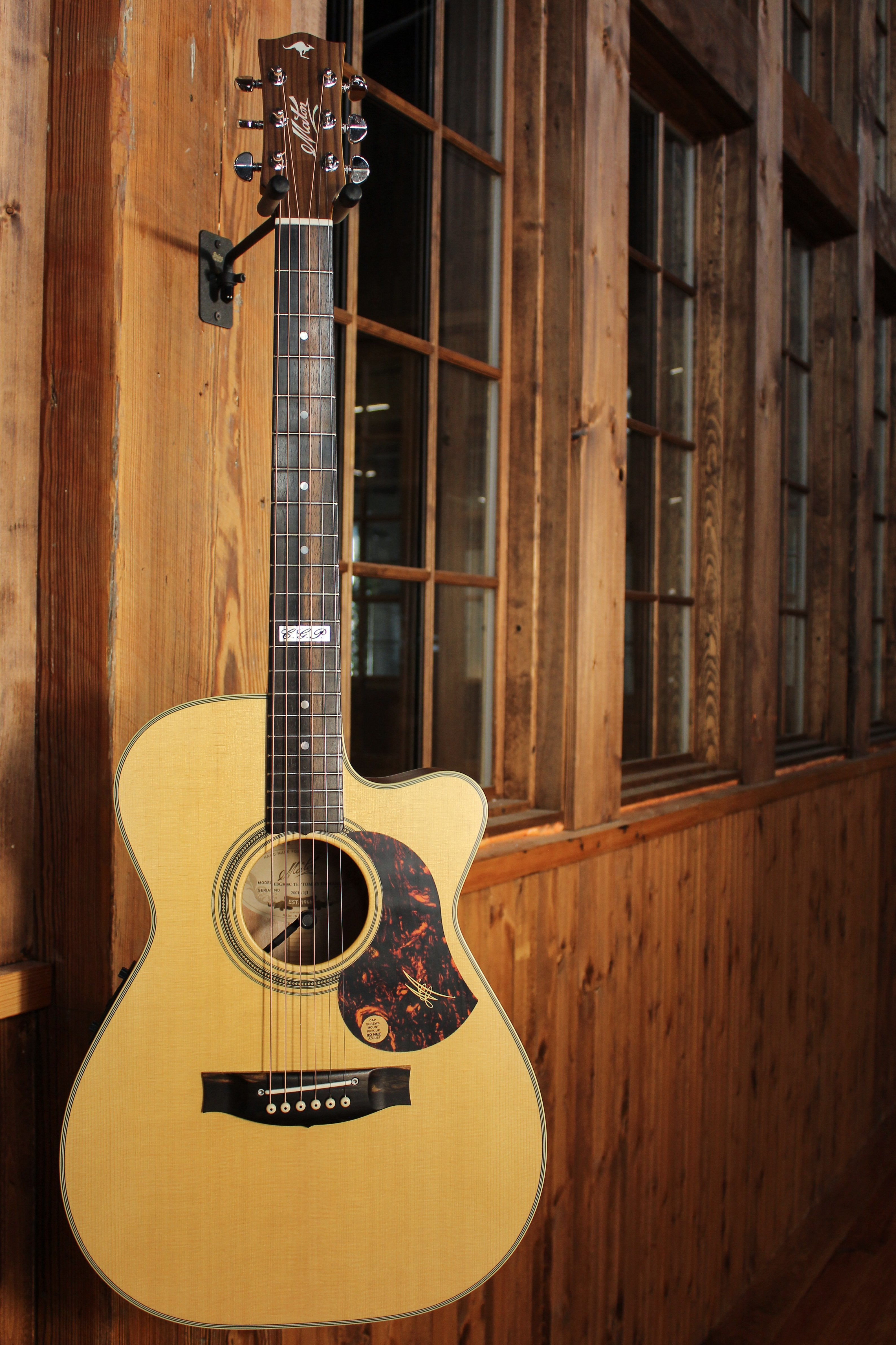 Maton EBG 808C TE Tommy Emmanuel Signature Guitar Cutaway ID-13790 - Artisan Guitars