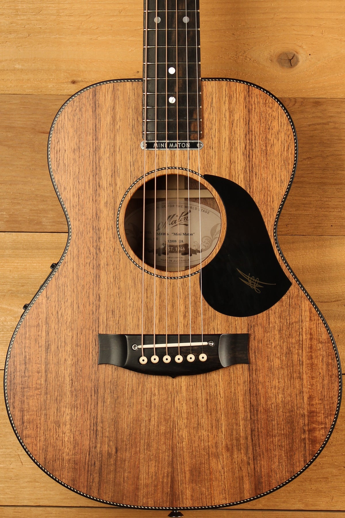 Maton EMBW6 Mini Guitar w/ Blackwood Top, Back & Sides & AP5 Pro Pickup Pre-Owned 2019 ID-13549 - Artisan Guitars