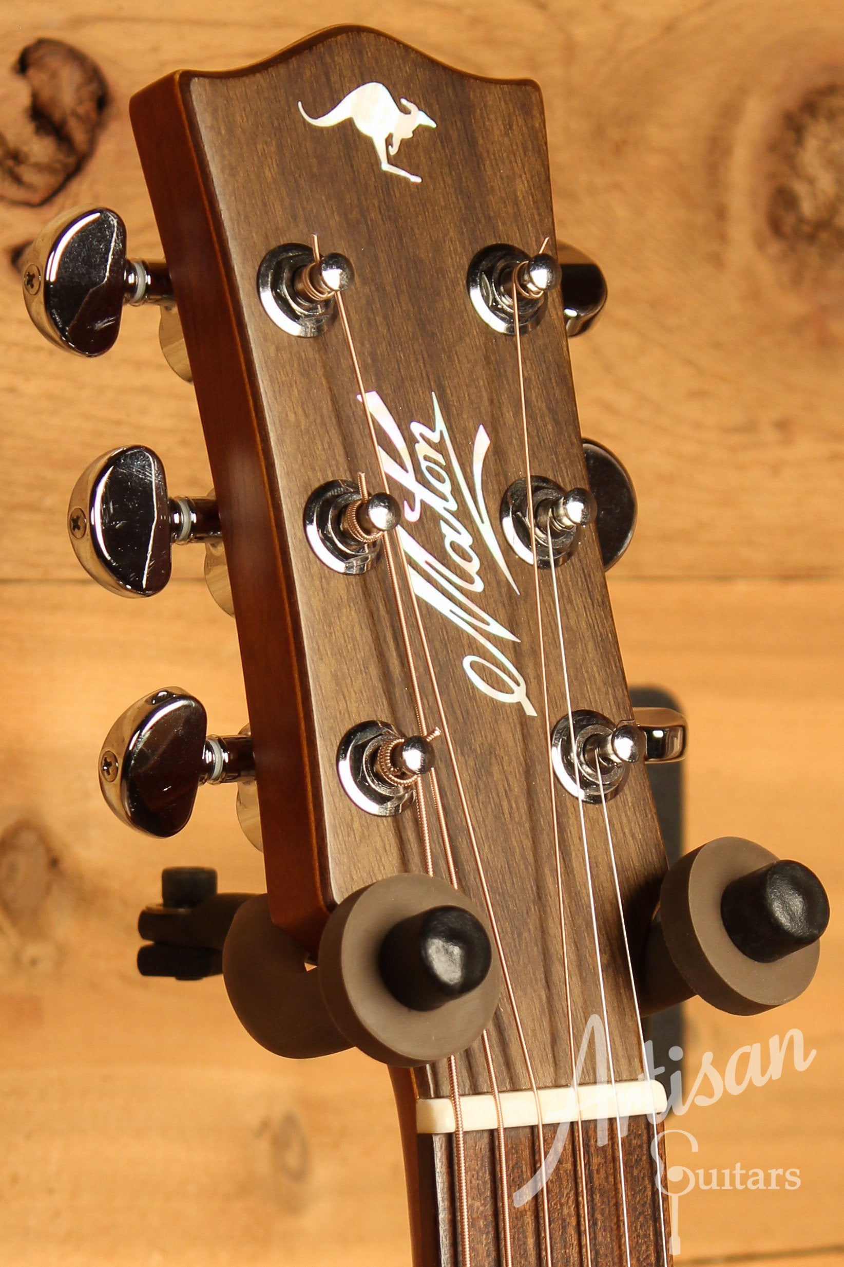Maton EBG 808C TE Tommy Emmanuel Signature Guitar w/ Cutaway ID-13016 - Artisan Guitars