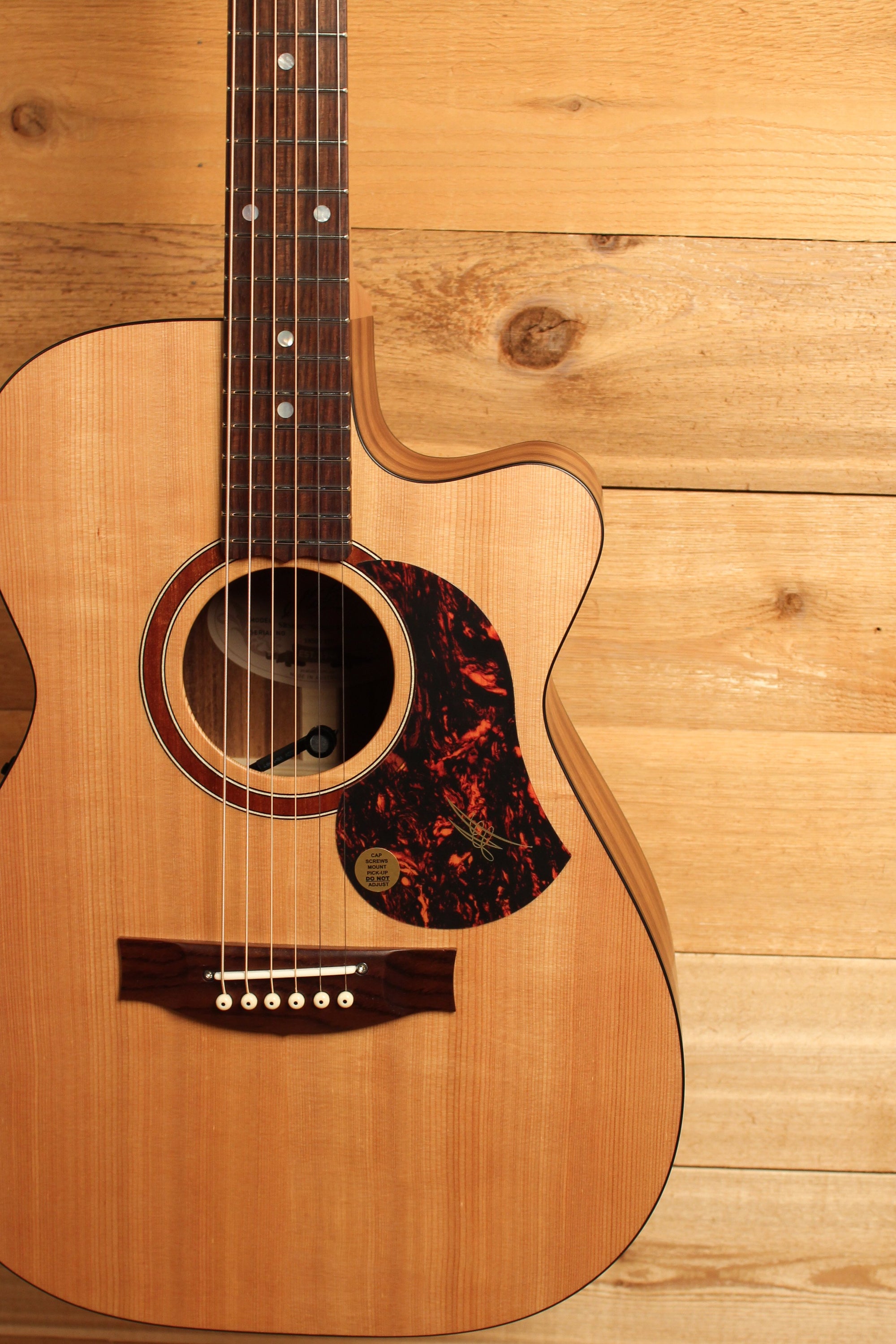 Maton SRS808C Guitar Western Red Cedar and Solid Blackwood w/ Cutaway ID-13311 - Artisan Guitars