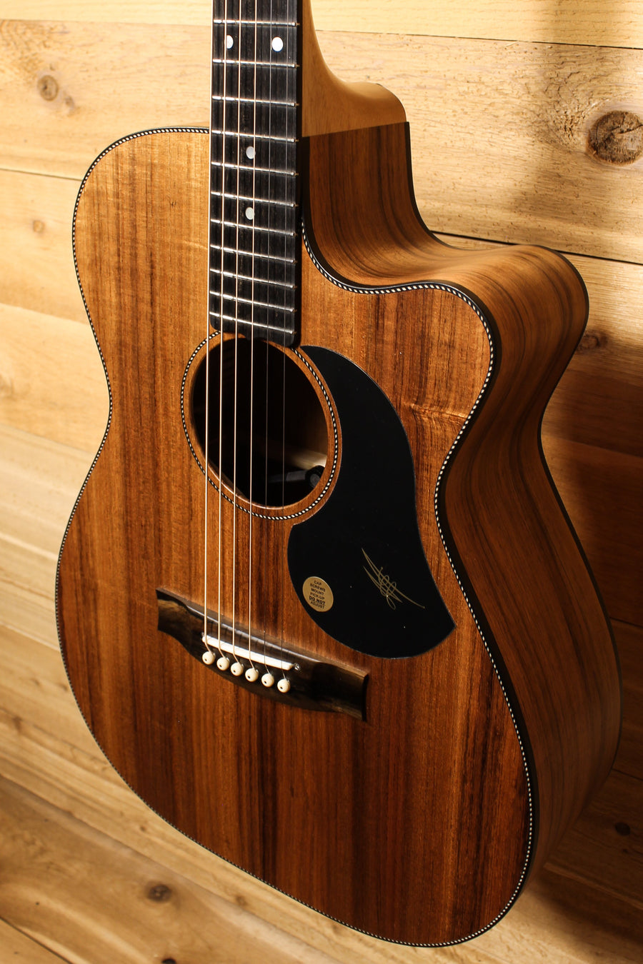 Maton EBW808 Cutaway Guitar w/ Blackwood Top, Back & Sides w/ AP5 Pro Pickup System ID-13696 - Artisan Guitars