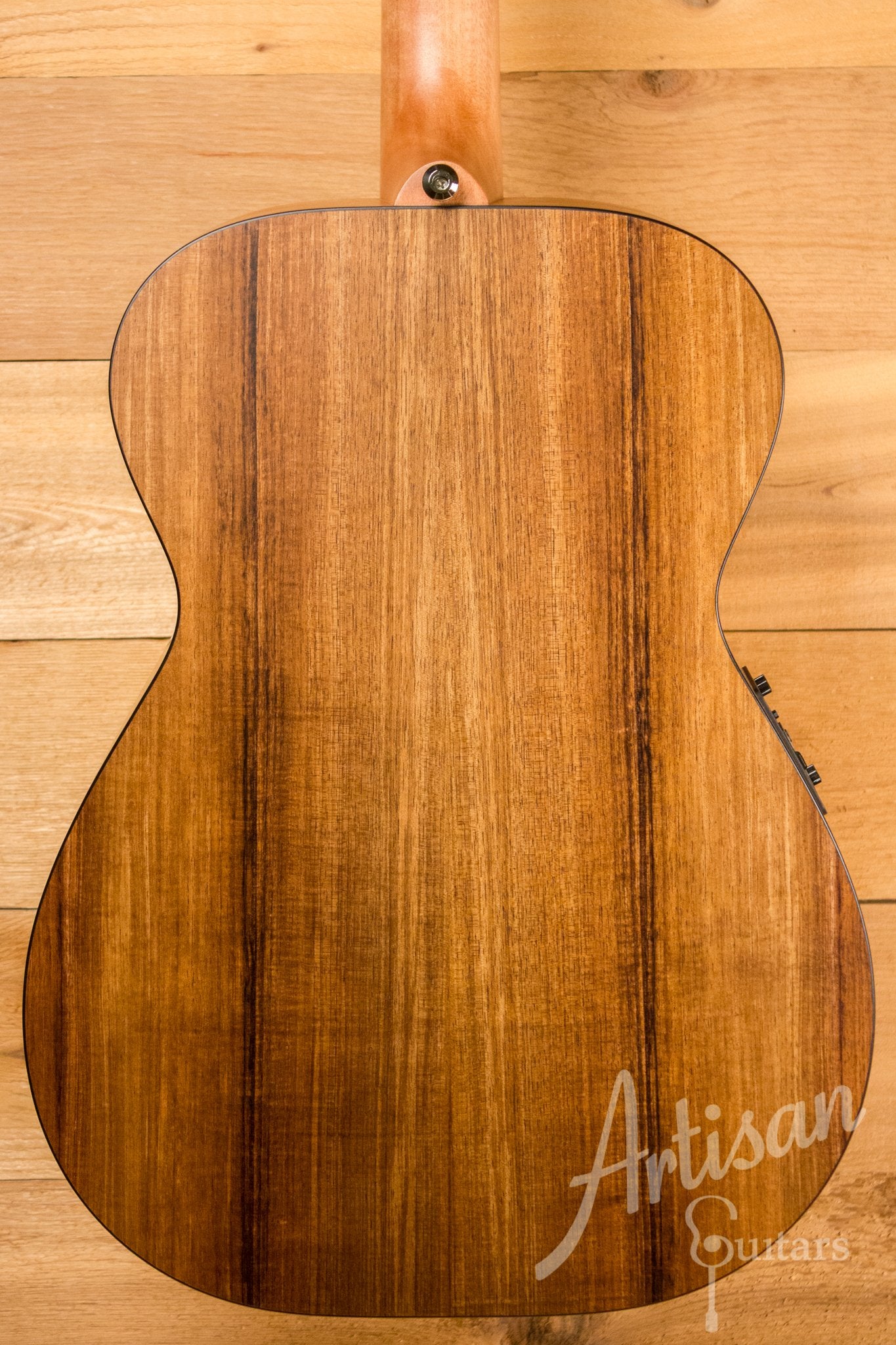 Maton SRS808 Guitar Western Red Cedar and Solid Blackwood ID-10750 - Artisan Guitars
