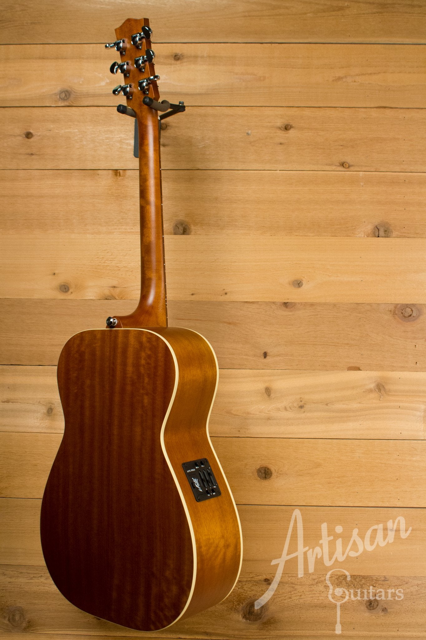 Maton EBG 808 TE Tommy Emmanuel Signature Guitar ID-11028 - Artisan Guitars