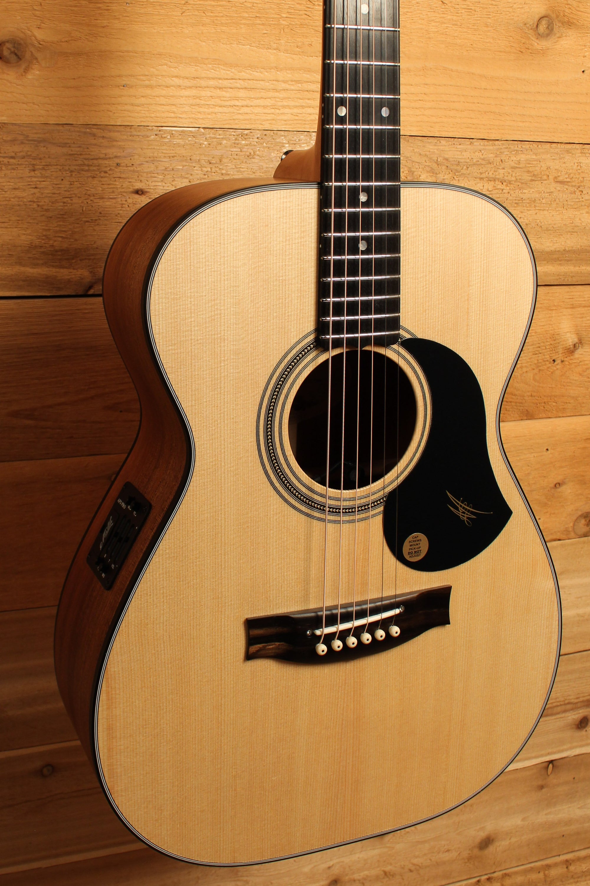Maton EBG808 w/ AA Sitka Spruce & Blackwood ID-13613 - Artisan Guitars