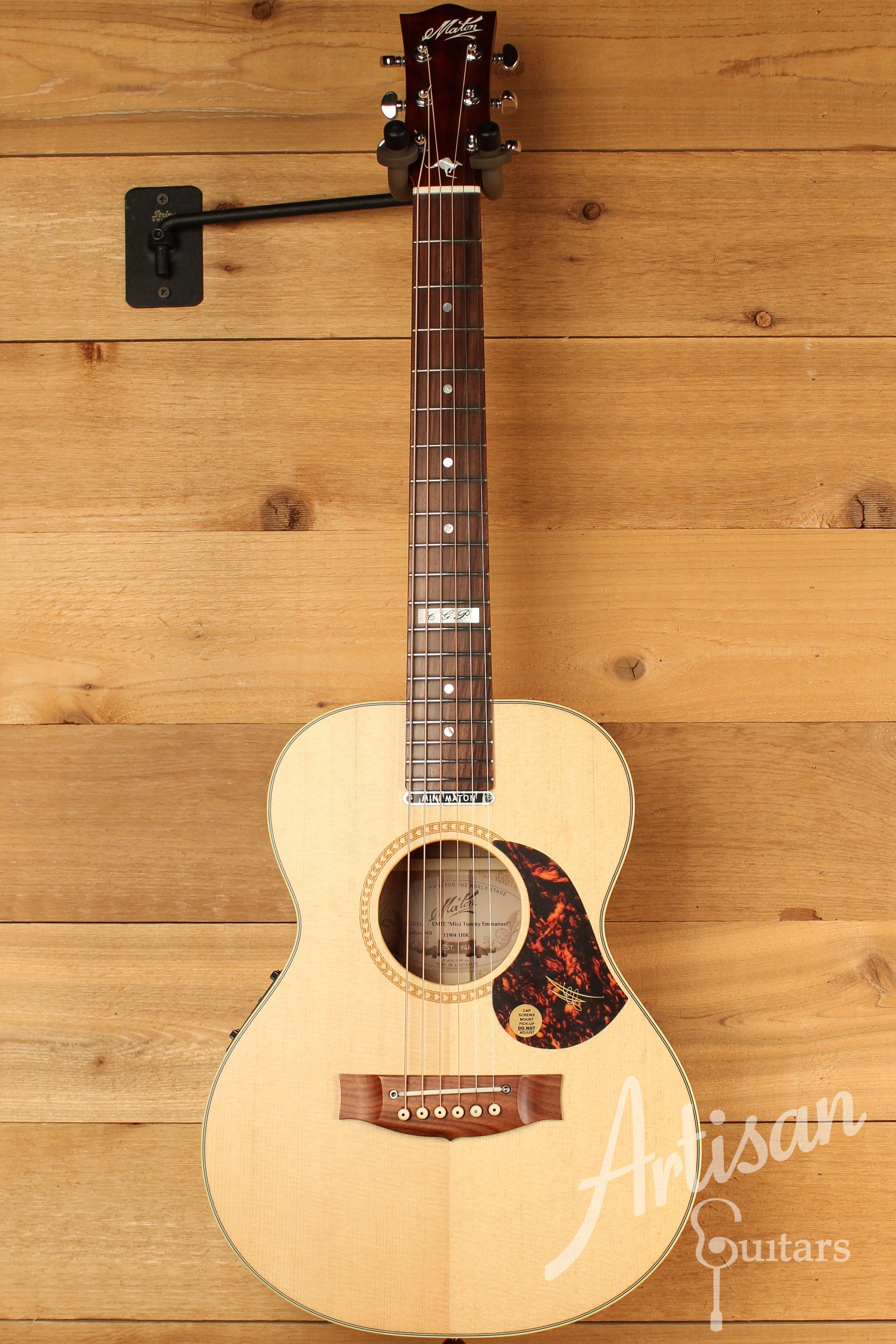 Maton EMTE Tommy Emmanuel Signature Mini Guitar Sitka Spuce & Queensland Maple ID-13019 - Artisan Guitars