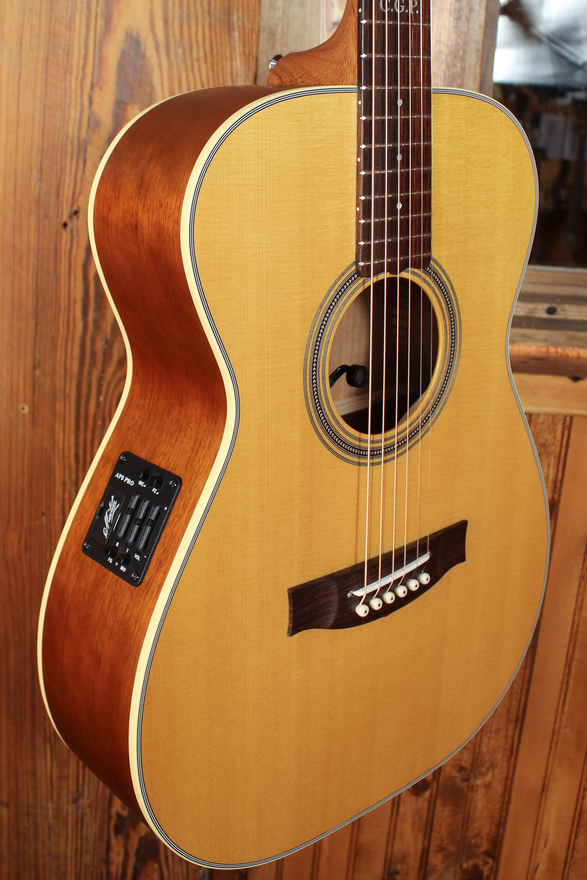 Maton Custom Shop TE Personal w/ Sitka Spruce & Queensland Maple Thinline ID-13778 - Artisan Guitars