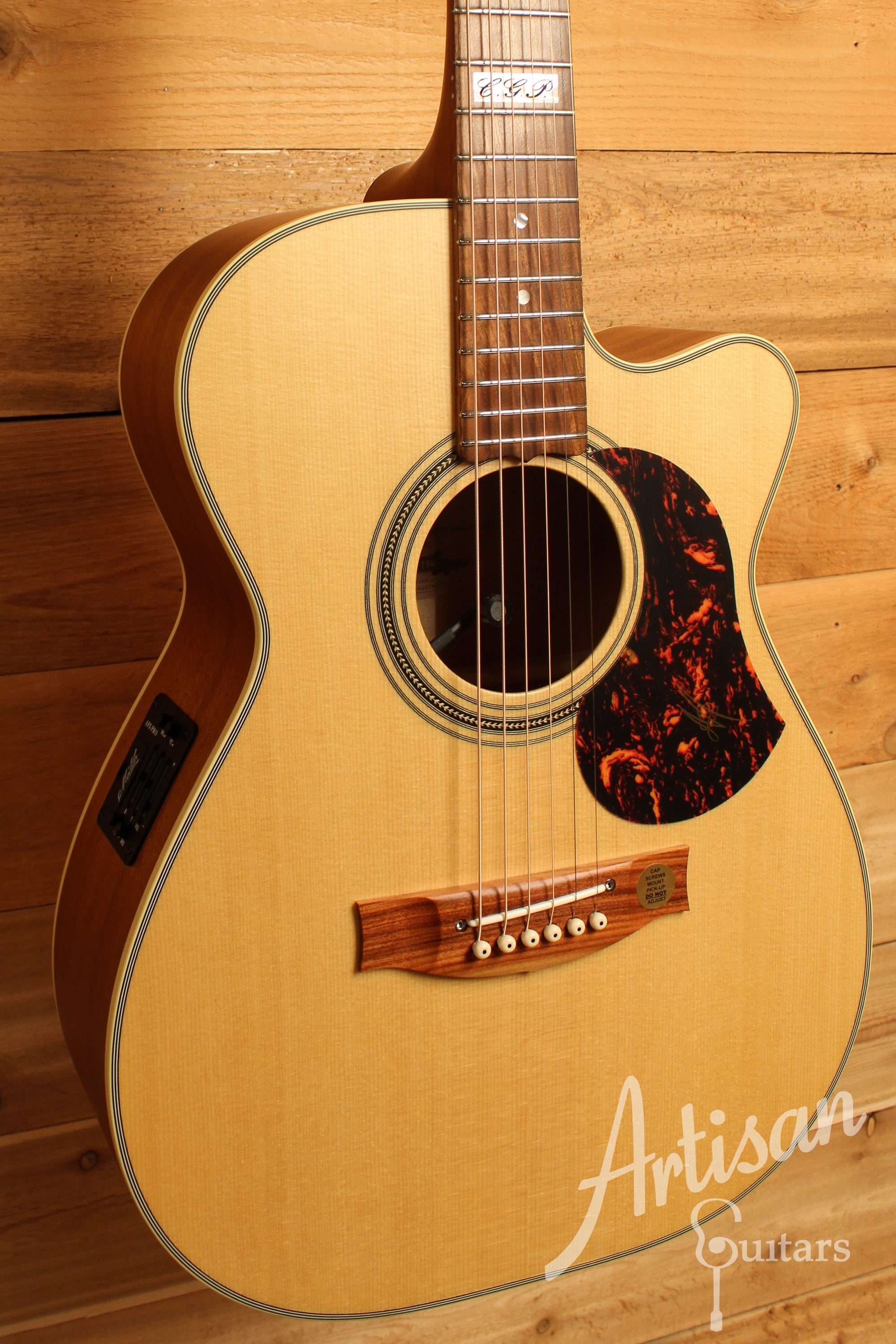 Maton EBG 808C TE Tommy Emmanuel Signature Guitar w/ Cutaway ID-12902 - Artisan Guitars