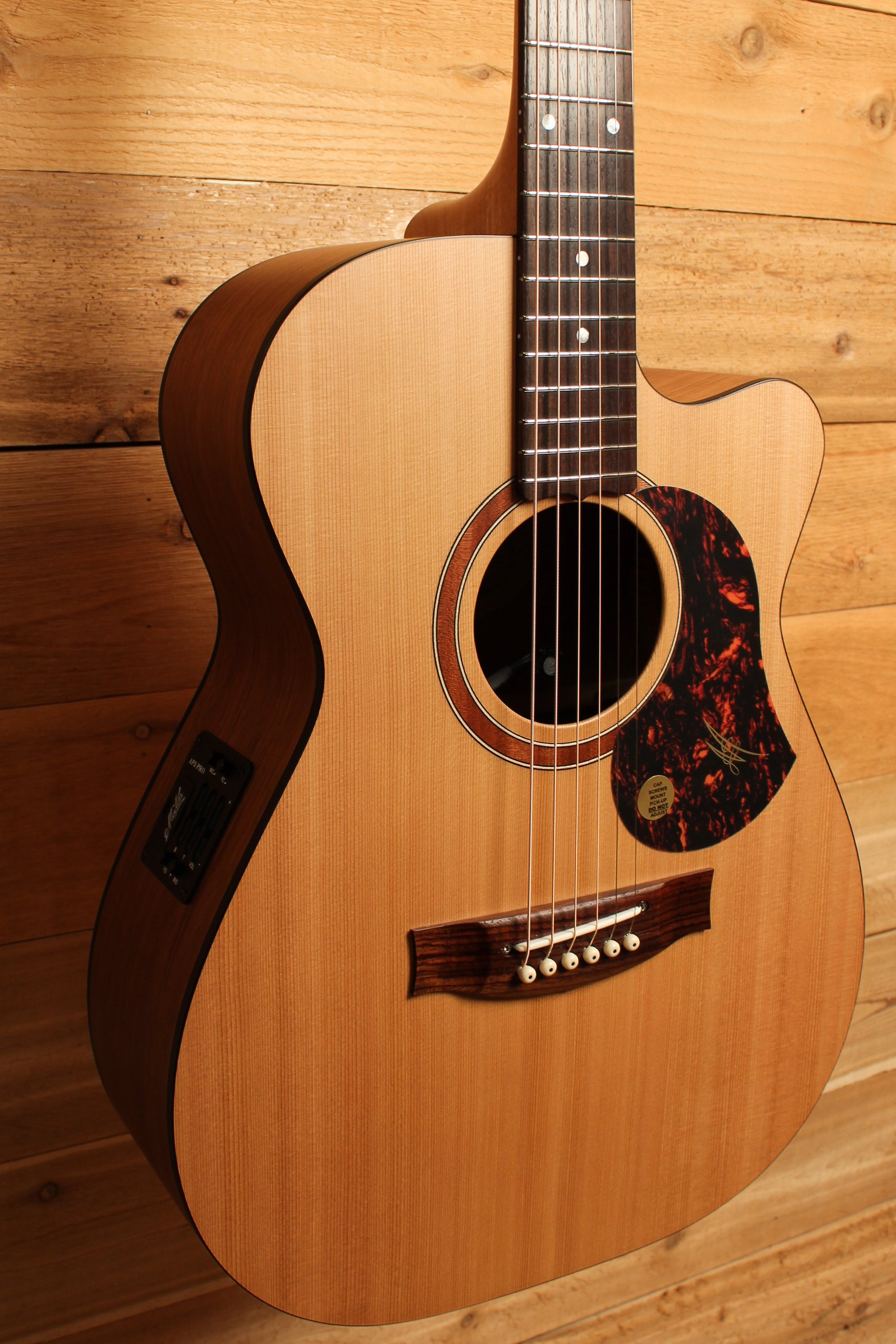 Maton SRS808 Guitar with Western Red Cedar Blackwood and Cutaway ID-13427 - Artisan Guitars