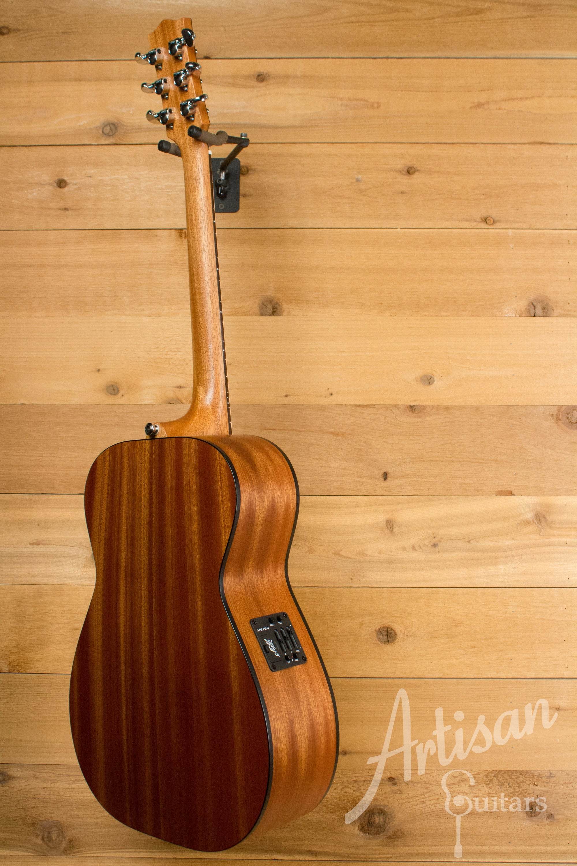 Maton M808 Guitar Sapele Top, Back, and Sides with AP5 Pro Pickup Pre-Owned 2016 ID-11117 - Artisan Guitars