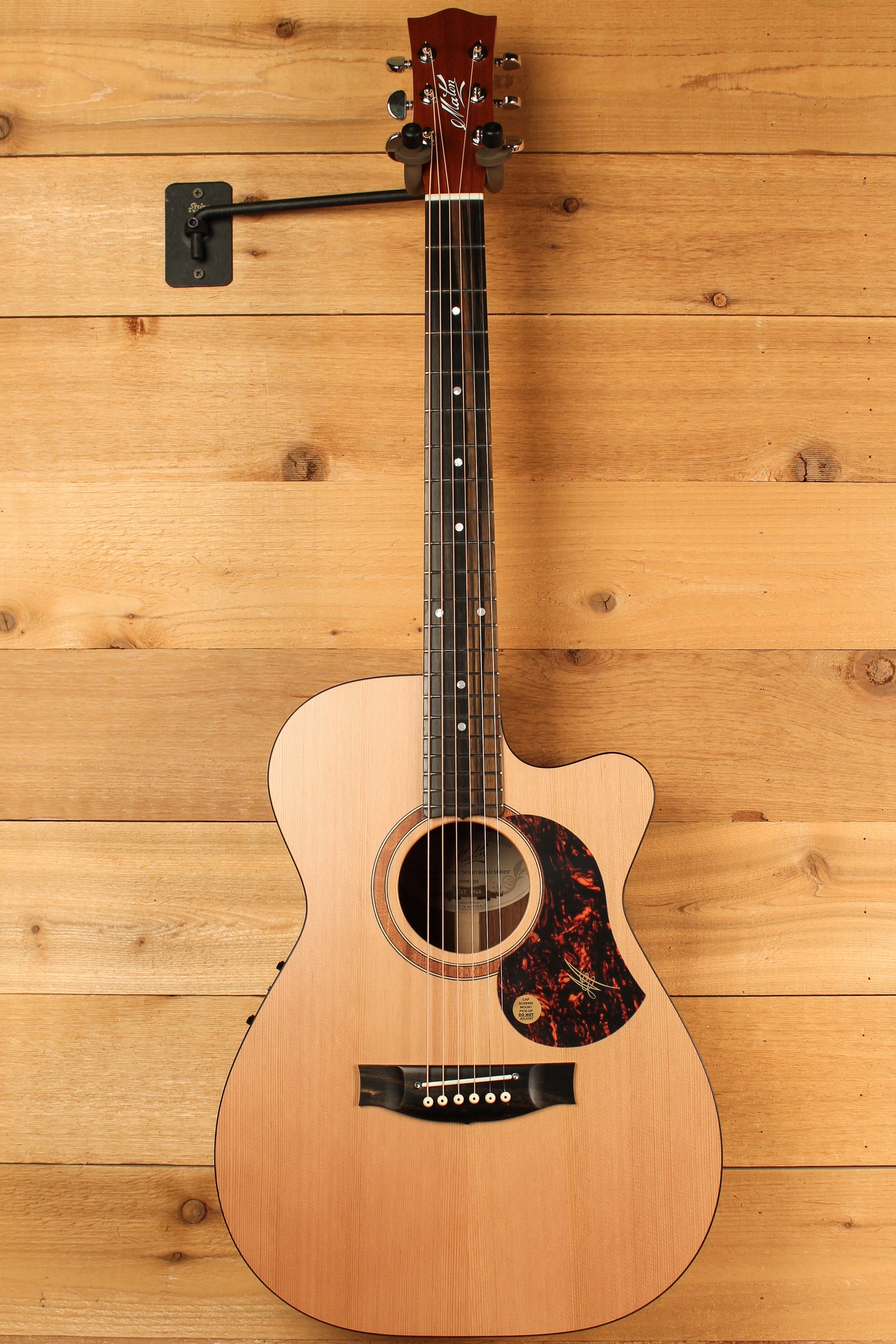 Maton SRS808 Guitar with Western Red Cedar Blackwood and Cutaway ID-13699 - Artisan Guitars