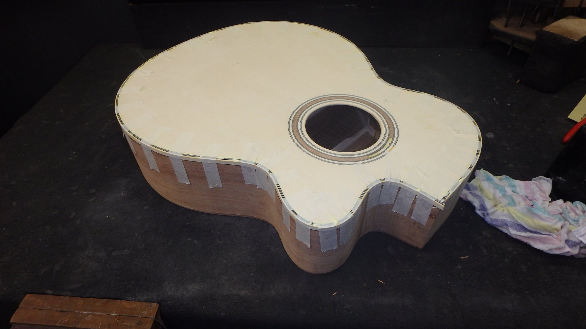 Maton Custom Shop Jumbo Guitar Cutaway with Sitka Spruce and Fiddleback Blackwood ID-11065 - Artisan Guitars