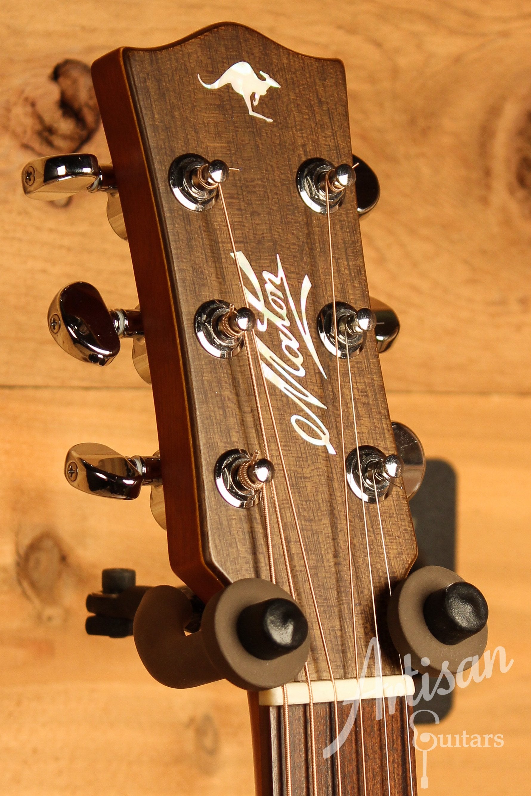 Maton EBG 808C TE Tommy Emmanuel Signature Guitar w/ Cutaway ID-12688 - Artisan Guitars