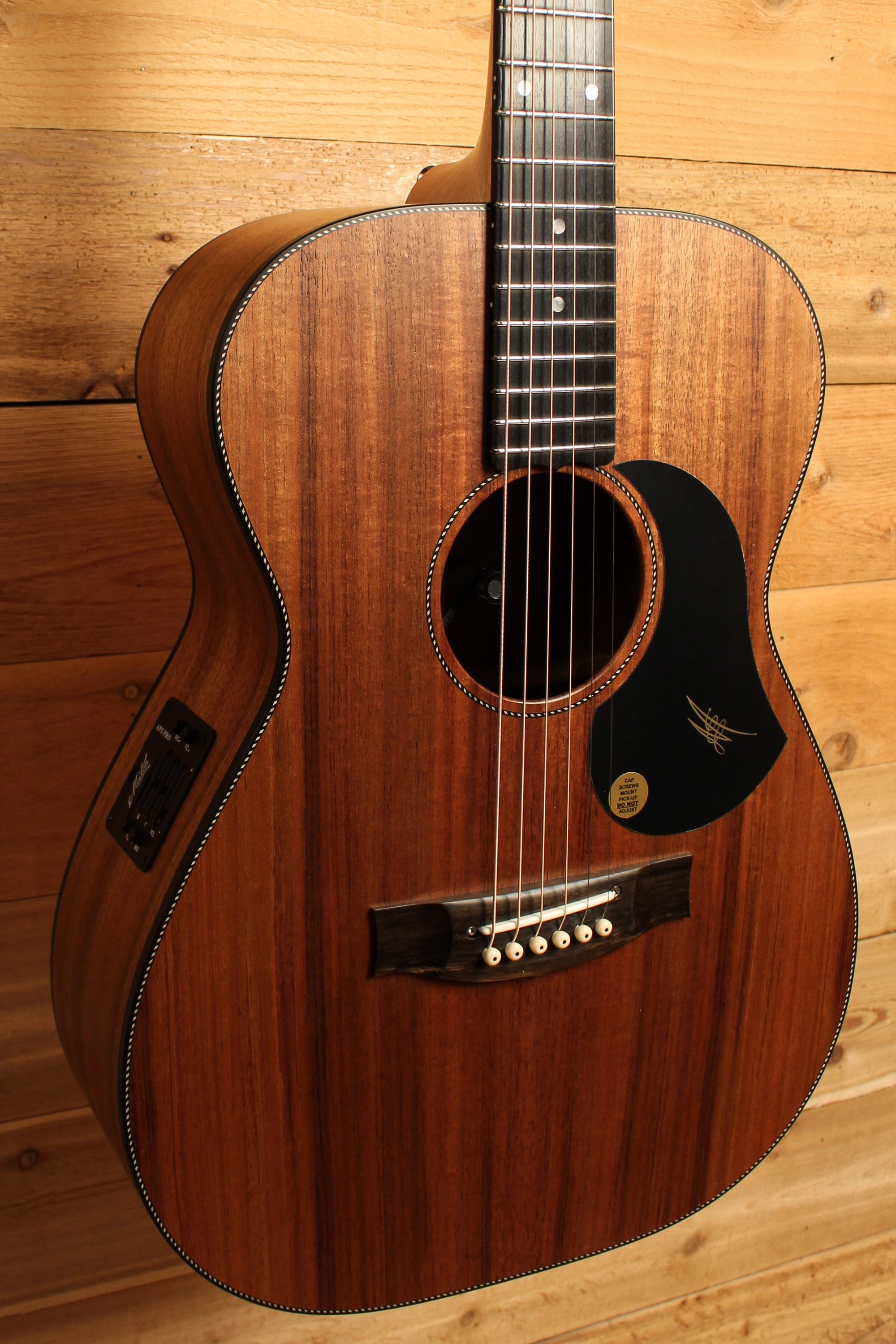 Maton EBW808 Guitar w/ Blackwood Top, Back & Sides w/ AP5 Pro Pickup System ID-13312 - Artisan Guitars