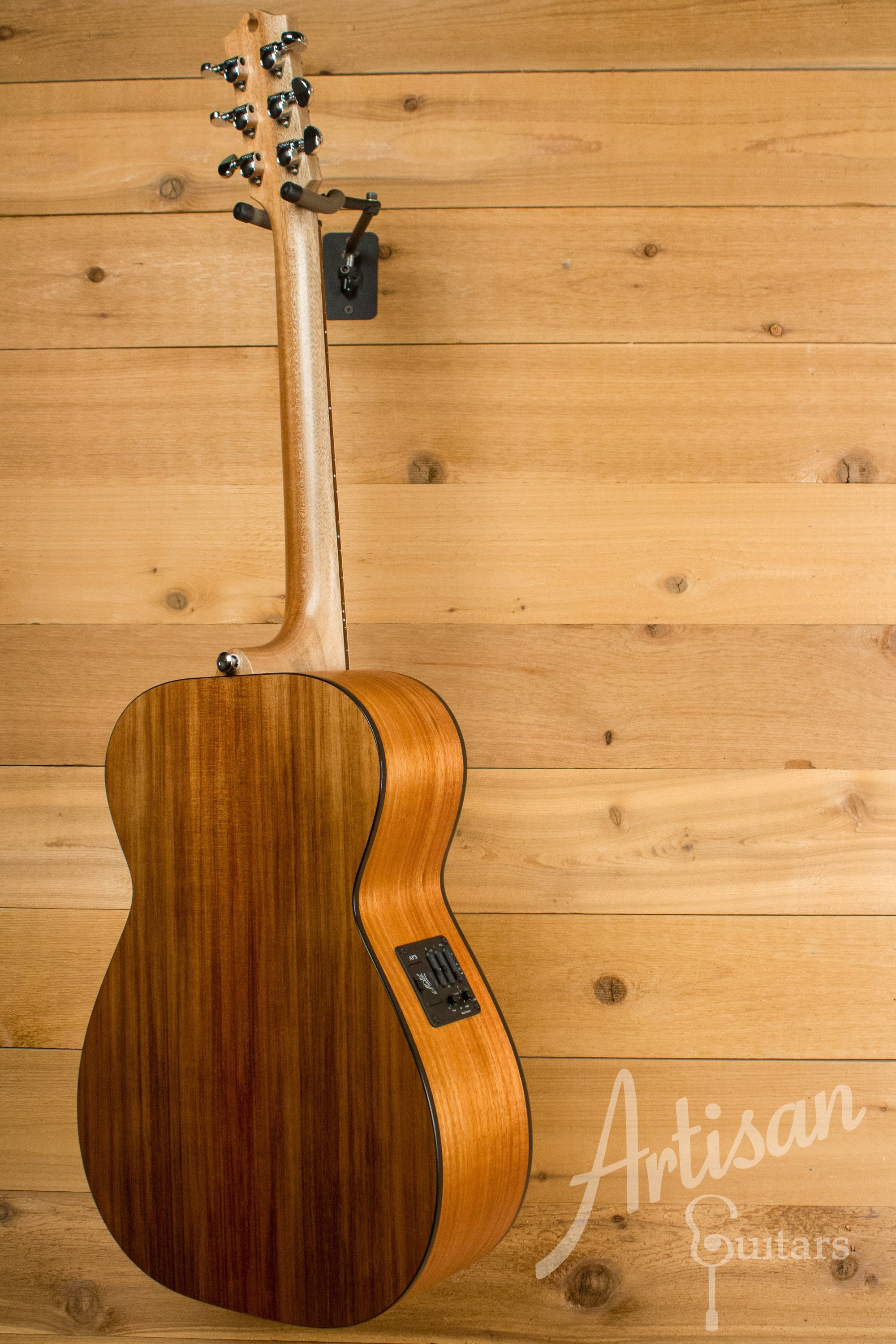 Maton EBG808 Sitka Spruce and Blackwood Pre-Owned 2012 ID-11118 - Artisan Guitars