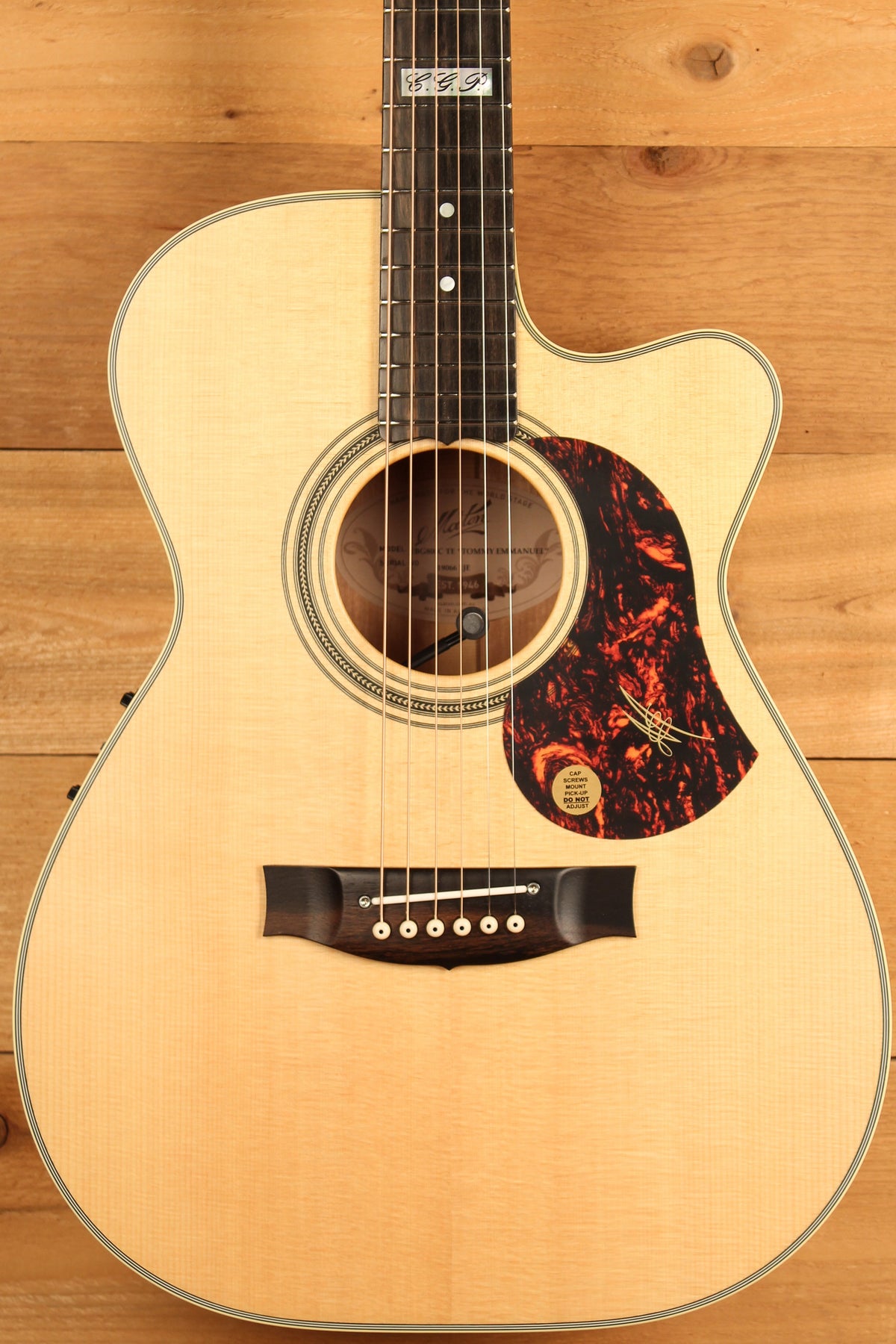 Maton EBG 808C TE Tommy Emmanuel Signature Guitar w/ Cutaway ID-13457 - Artisan Guitars