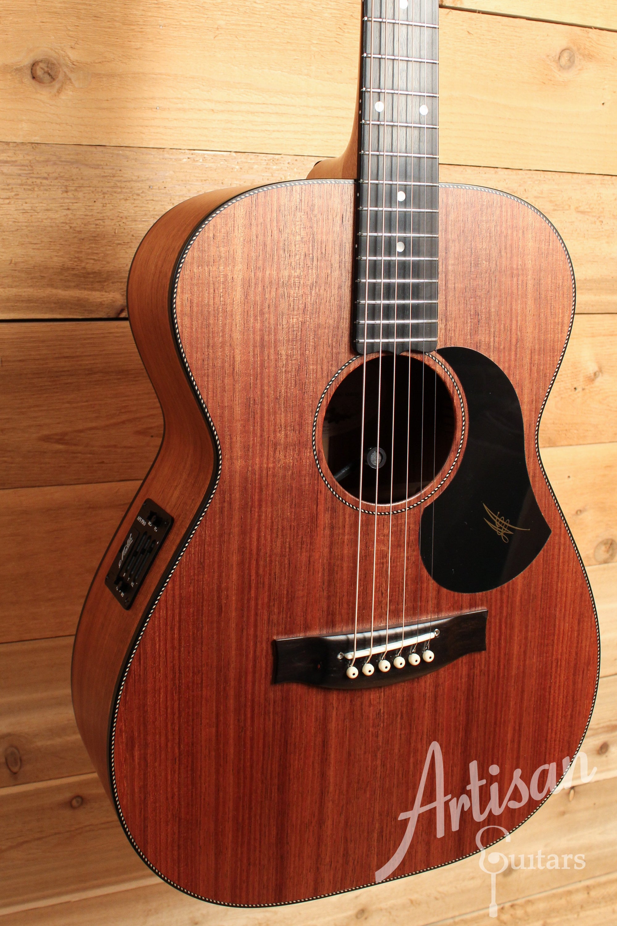 Maton EBW808 Guitar w/ Blackwood Top, Back & Sides w/ AP5 Pro Pickup System Pre-Owned 2018 ID-12828 - Artisan Guitars