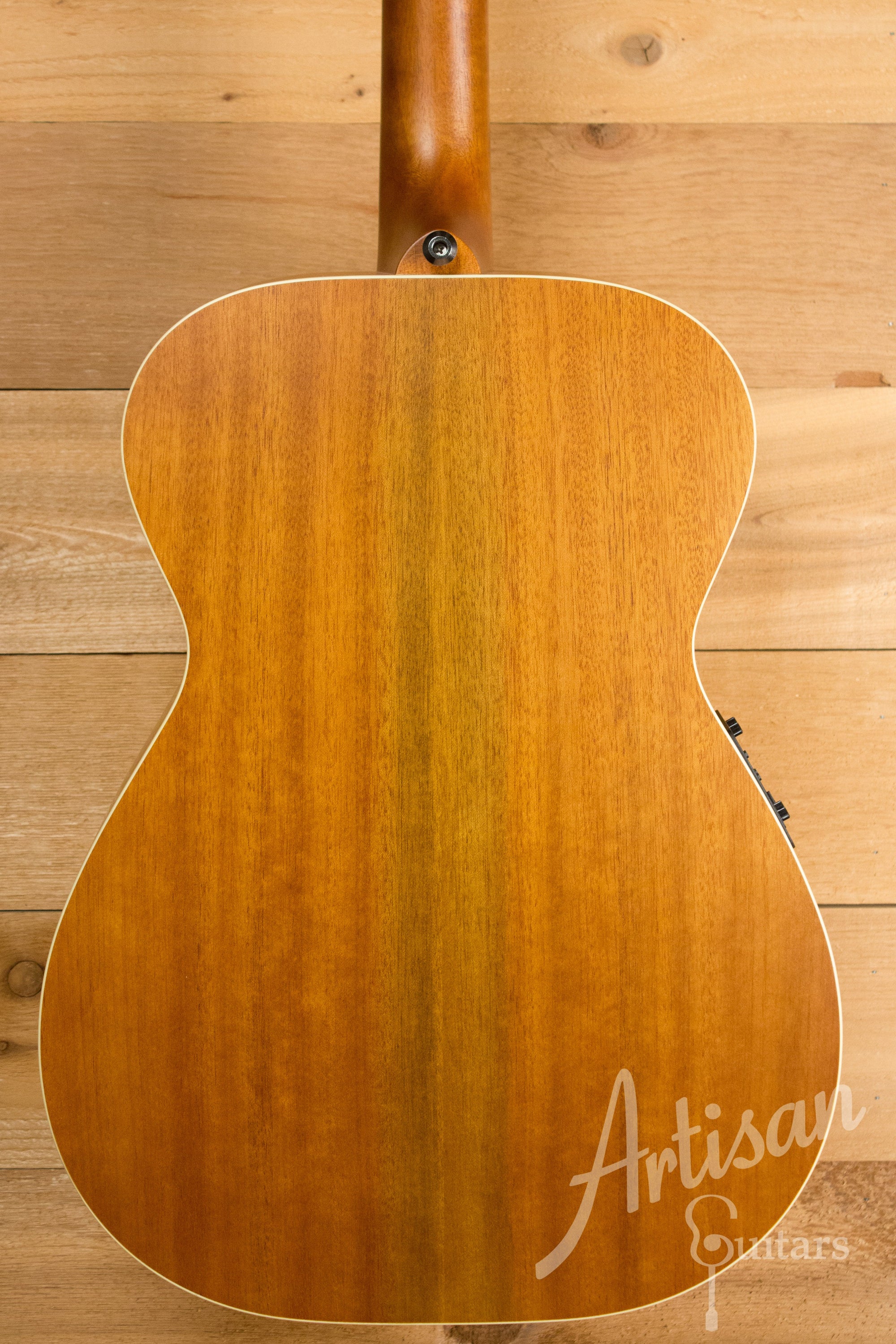 Maton EBG 808 TE Tommy Emmanuel Signature Guitar ID-11196 - Artisan Guitars