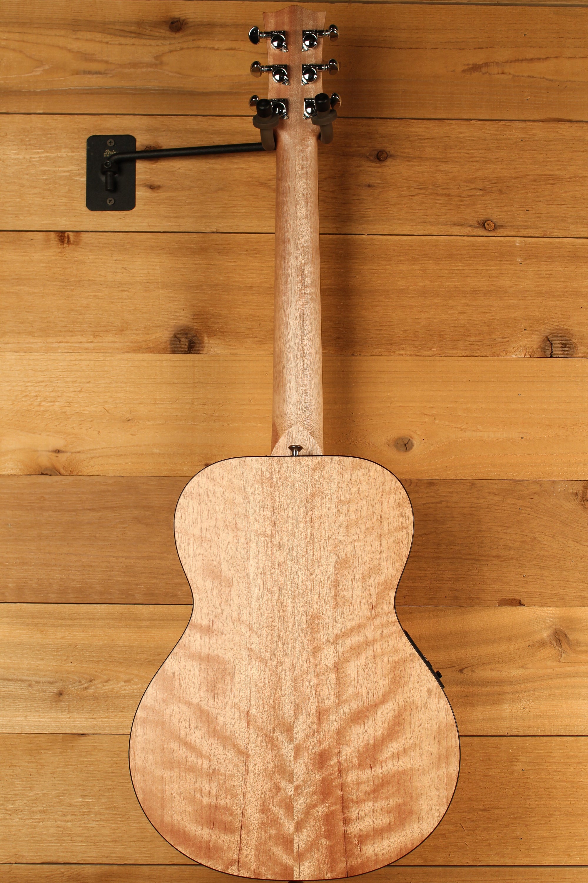 Maton EM6 Mini Guitar Sitka Spuce and Queensland Maple AP5 Original ID-13717 - Artisan Guitars
