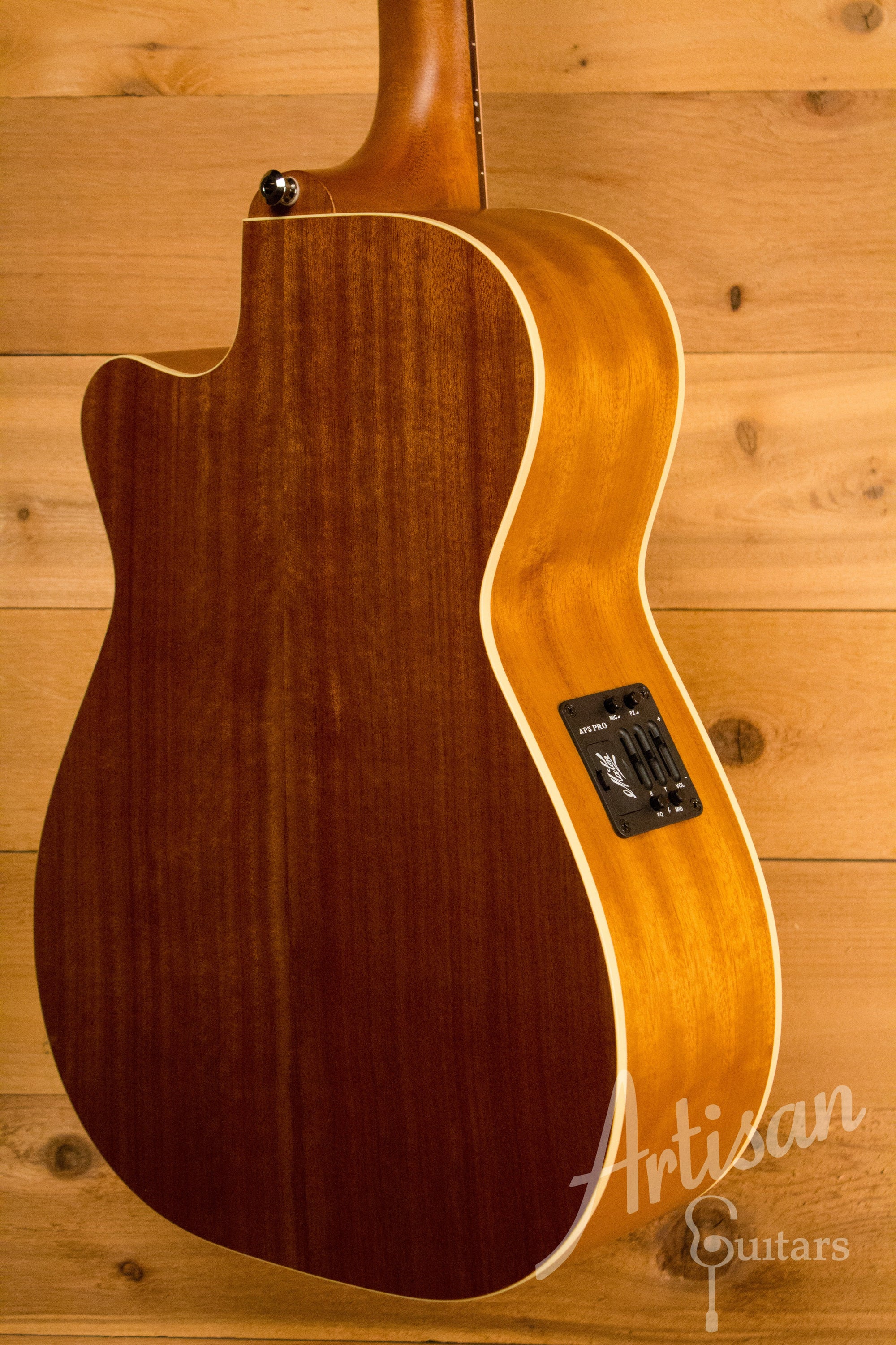 Maton EBG 808C TE Tommy Emmanuel Signature Guitar Cutaway ID-11269 - Artisan Guitars