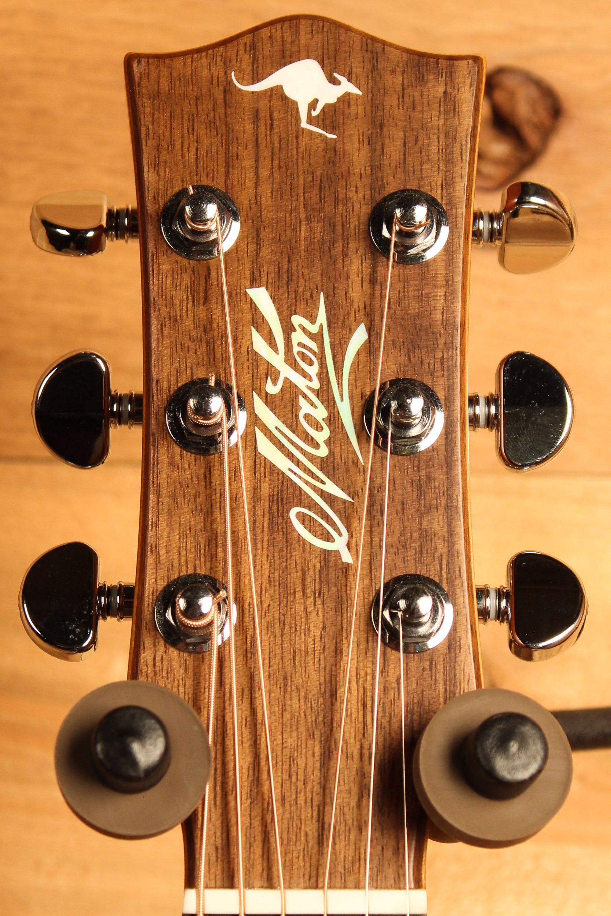 Maton EBG 808C TE Tommy Emmanuel Signature Guitar Cutaway ID-13612 - Artisan Guitars