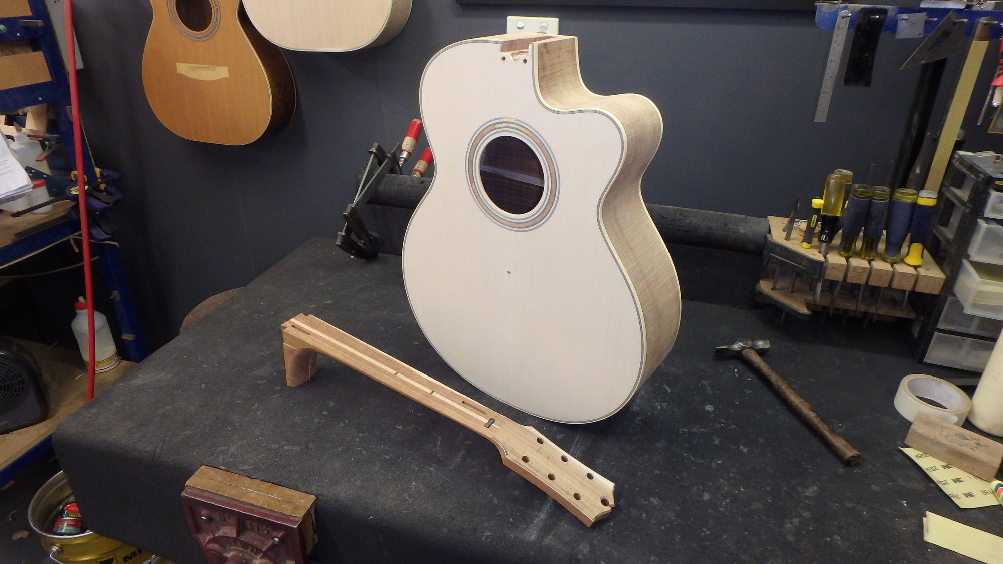 Maton Custom Shop Jumbo Guitar Cutaway with Sitka Spruce and Fiddleback Blackwood ID-11065 - Artisan Guitars
