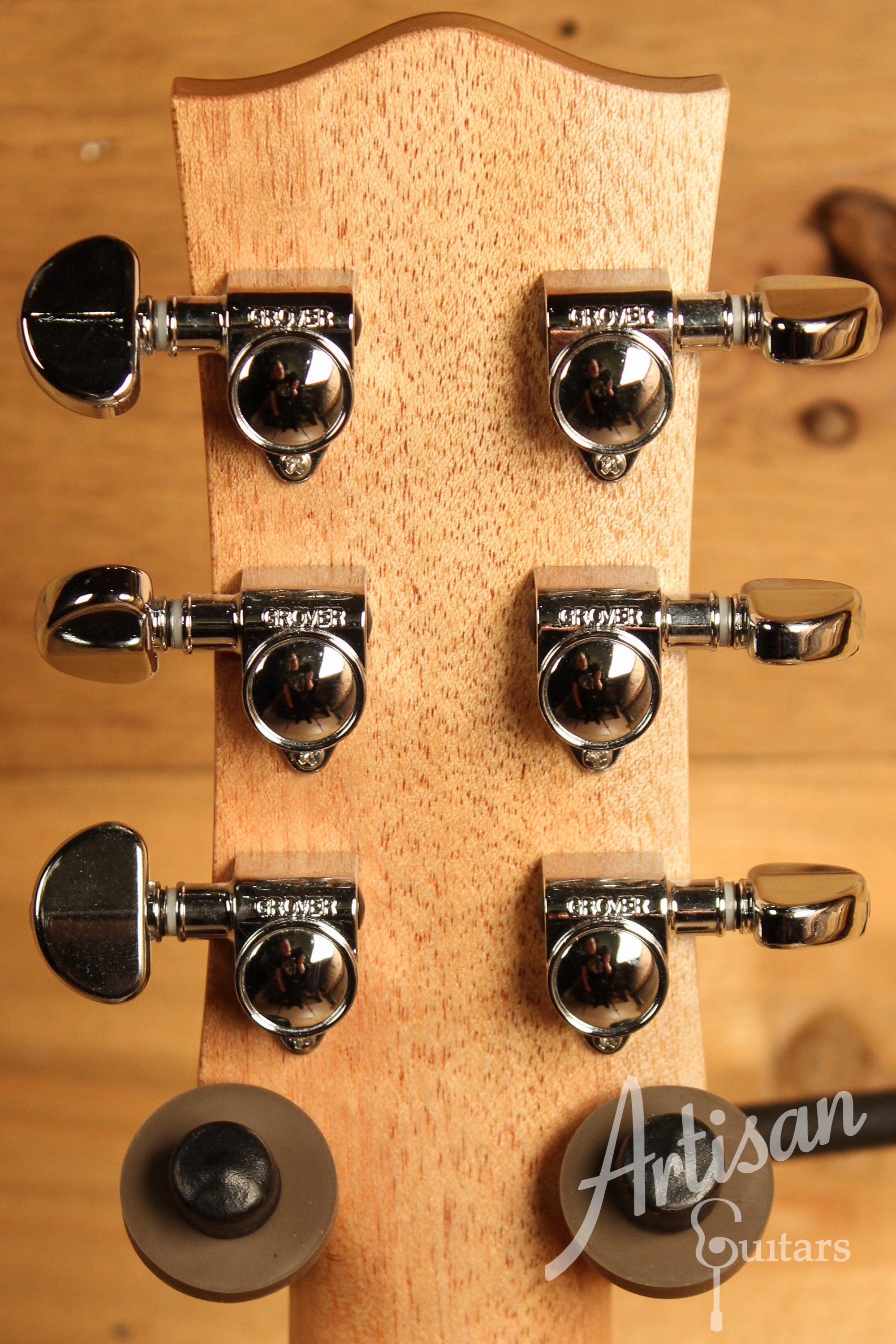 Maton SRS808C Guitar Western Red Cedar and Solid Blackwood w/ Cutaway ID-12774 - Artisan Guitars