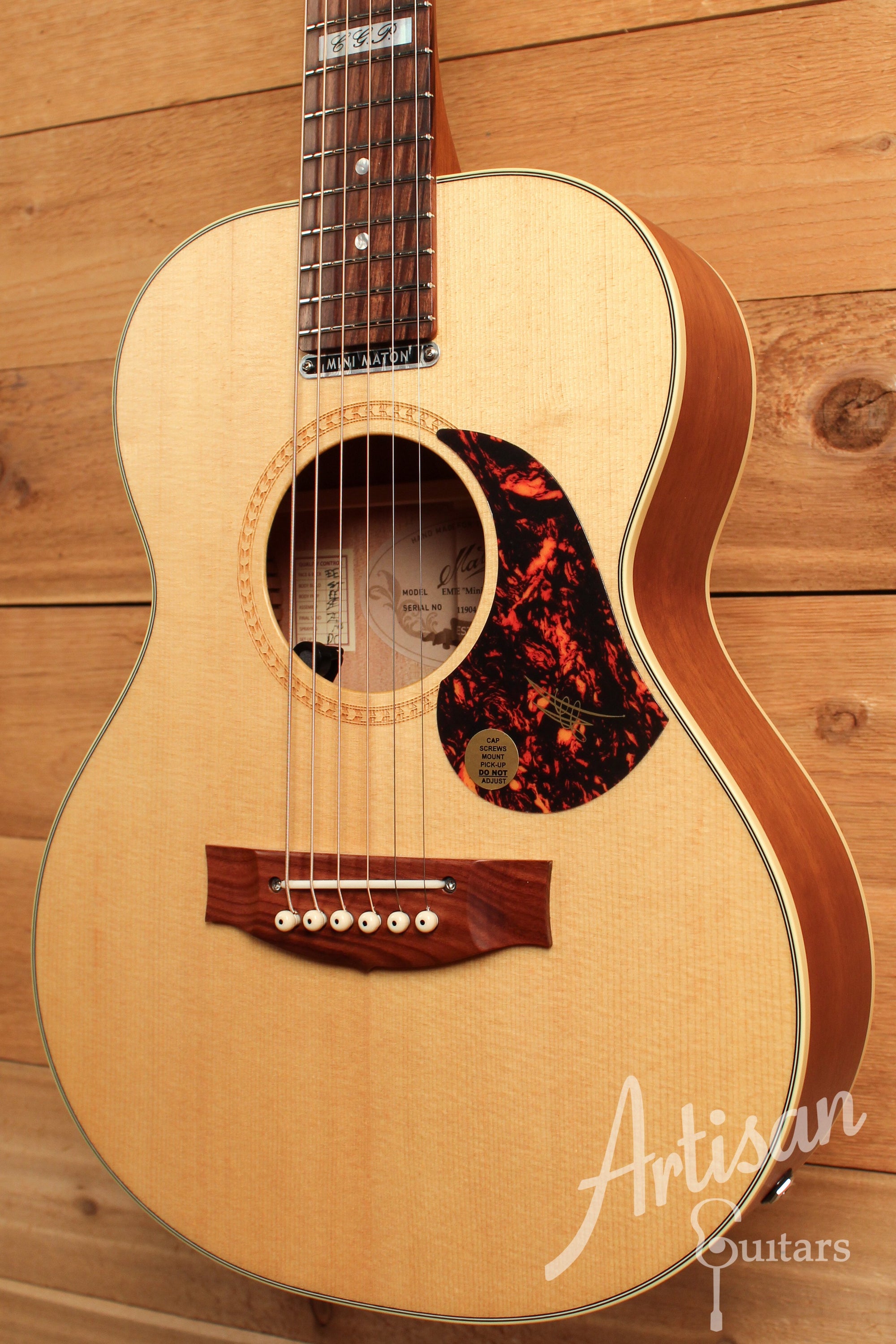 Maton EMTE Tommy Emmanuel Signature Mini Guitar Sitka Spuce & Queensland Maple ID-13019 - Artisan Guitars