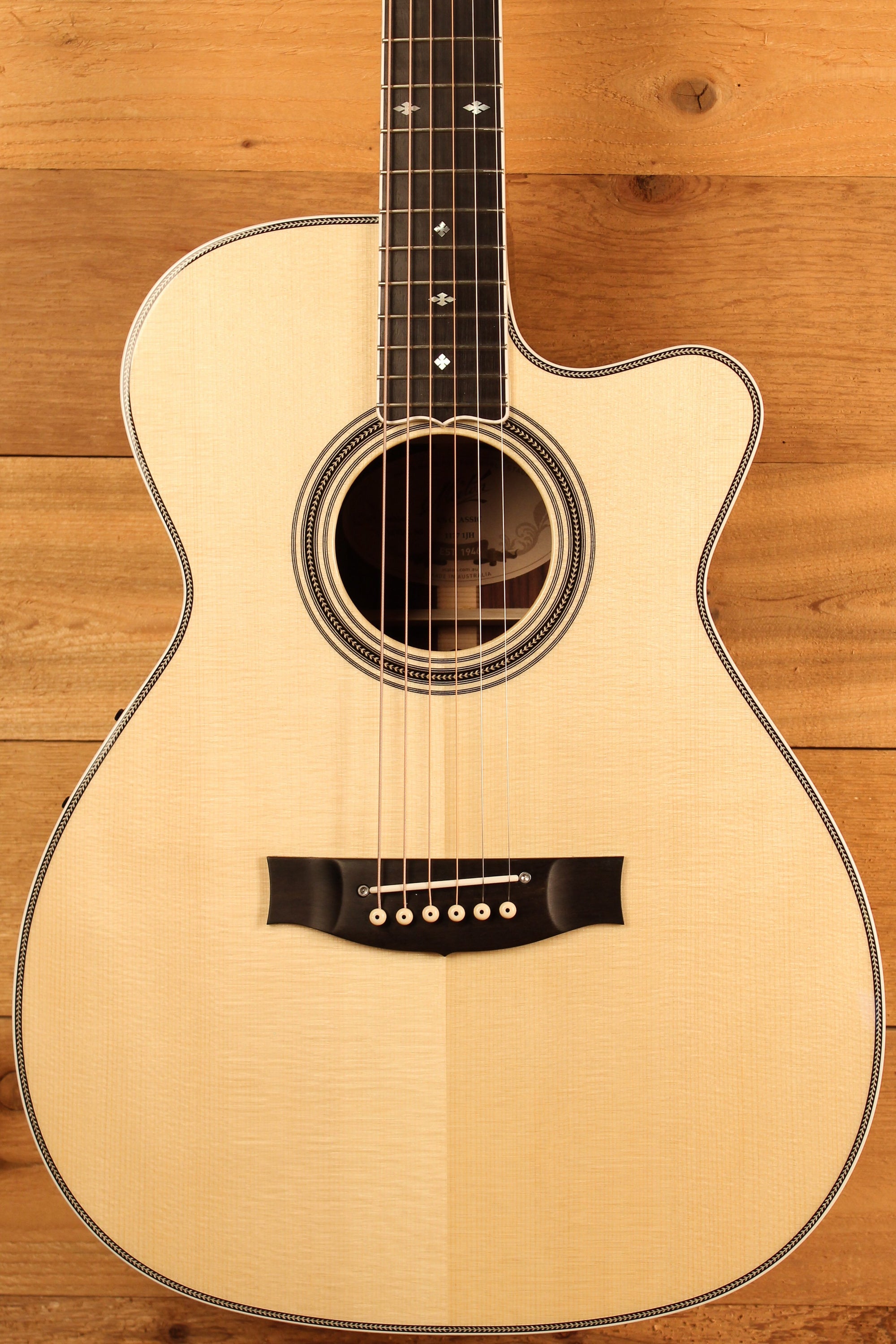 Maton Custom Shop Classic Guitar with European Spruce and Indian Rosewood w/ Cutaway ID-13471 - Artisan Guitars