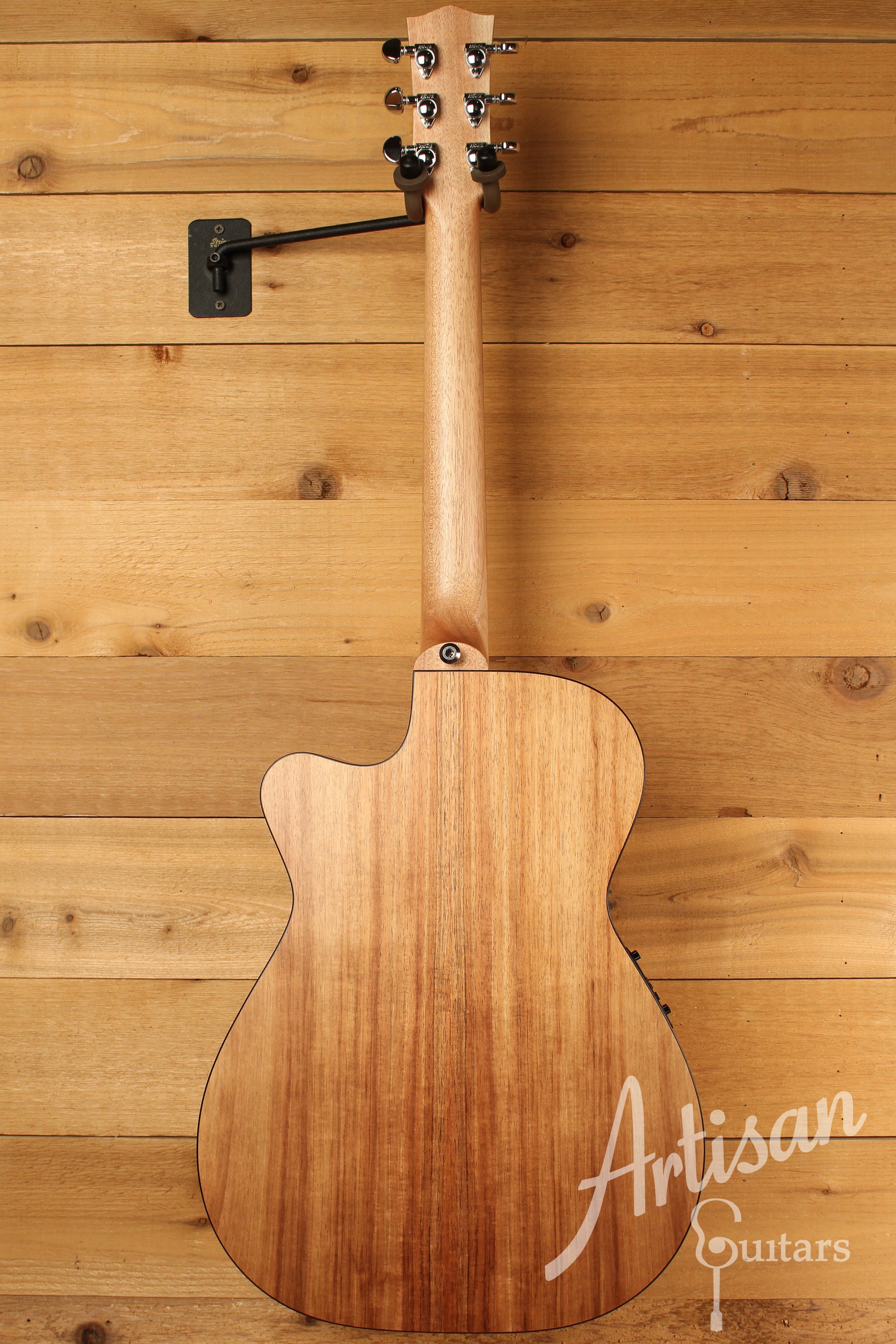 Maton SRS808C Guitar Western Red Cedar and Solid Blackwood w/ Cutaway ID-12774 - Artisan Guitars